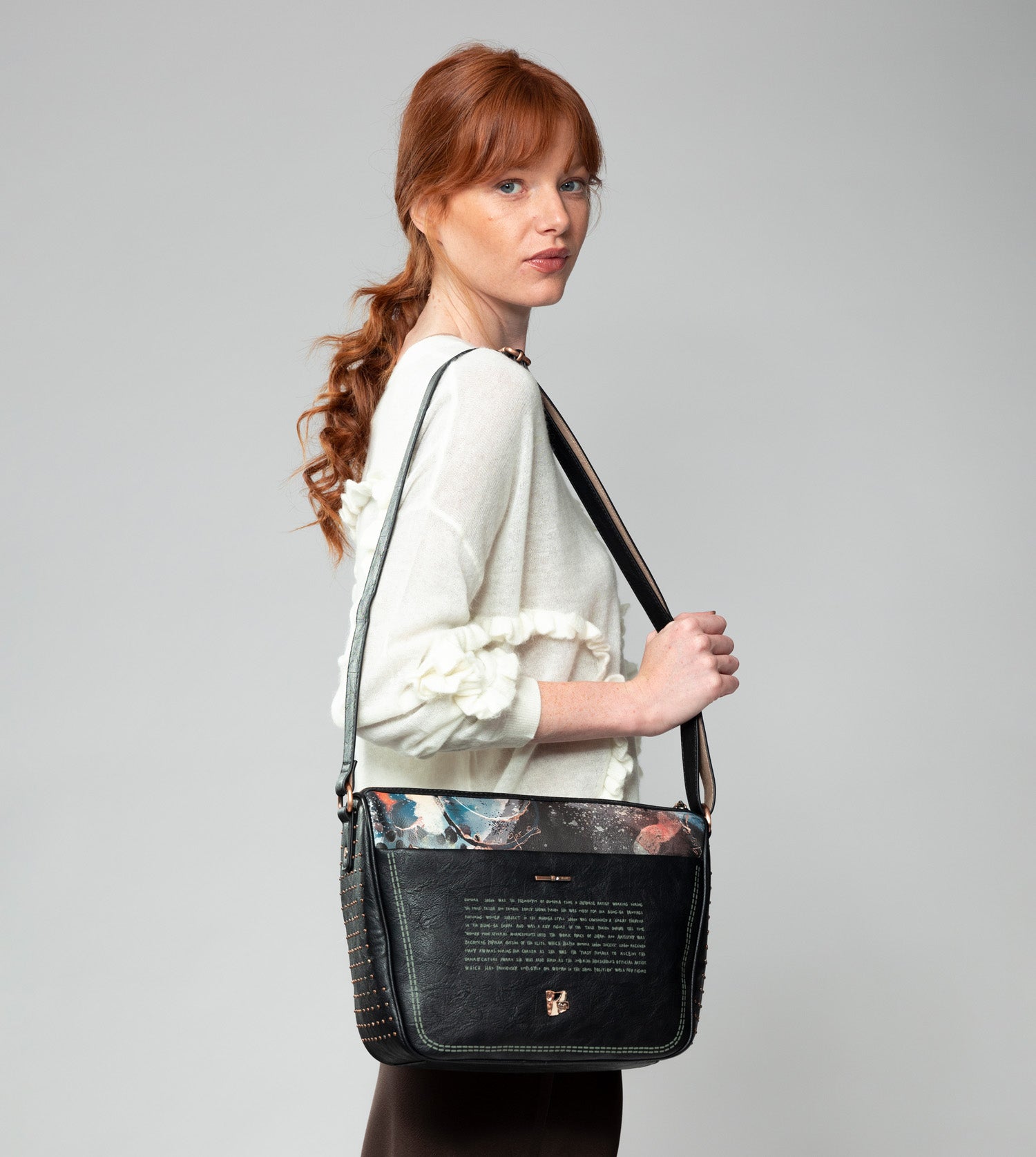 Große Shōen-Umhängetasche mit Taschen