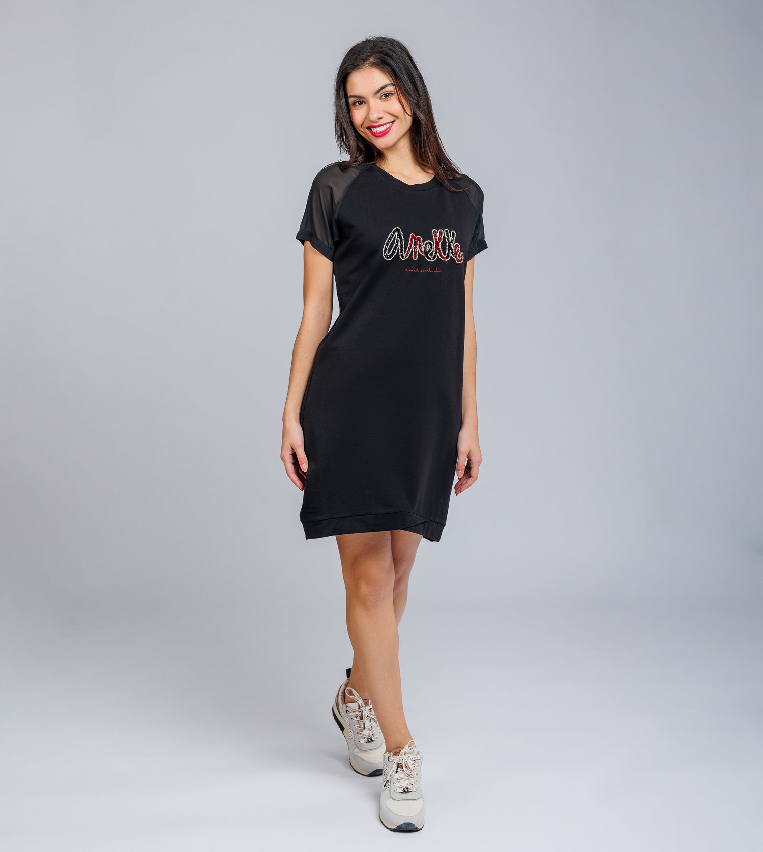 Schwarzes Kurzarmkleid