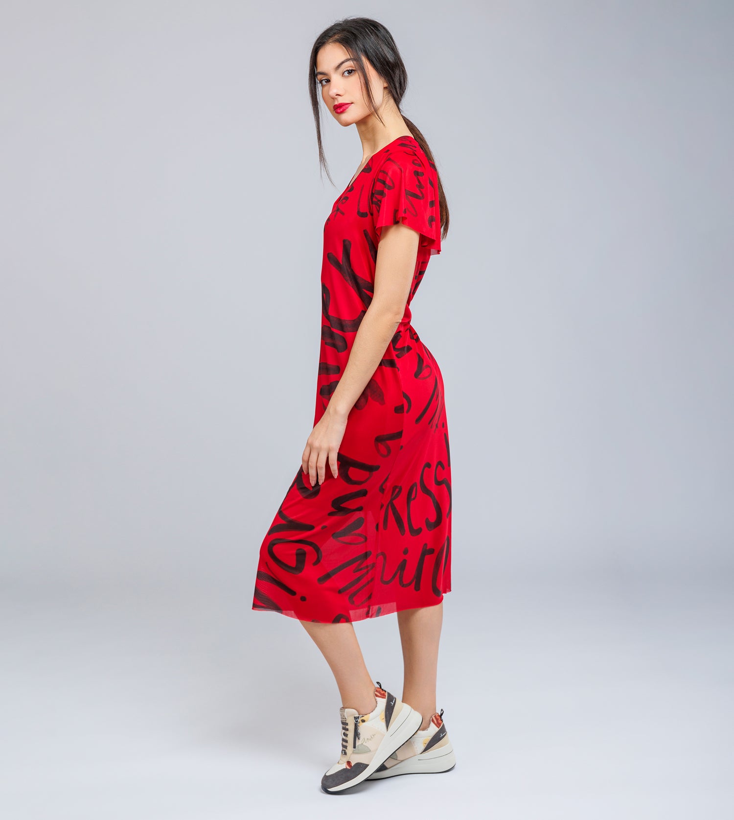 Rotes Kurzarmkleid