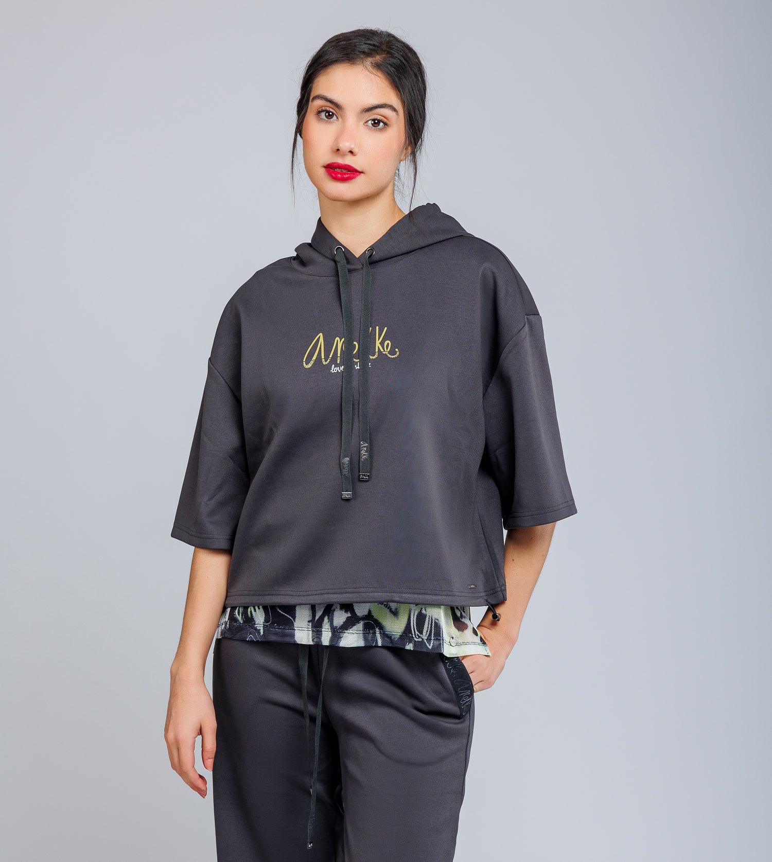 Graues Kapuzen-Sweatshirt