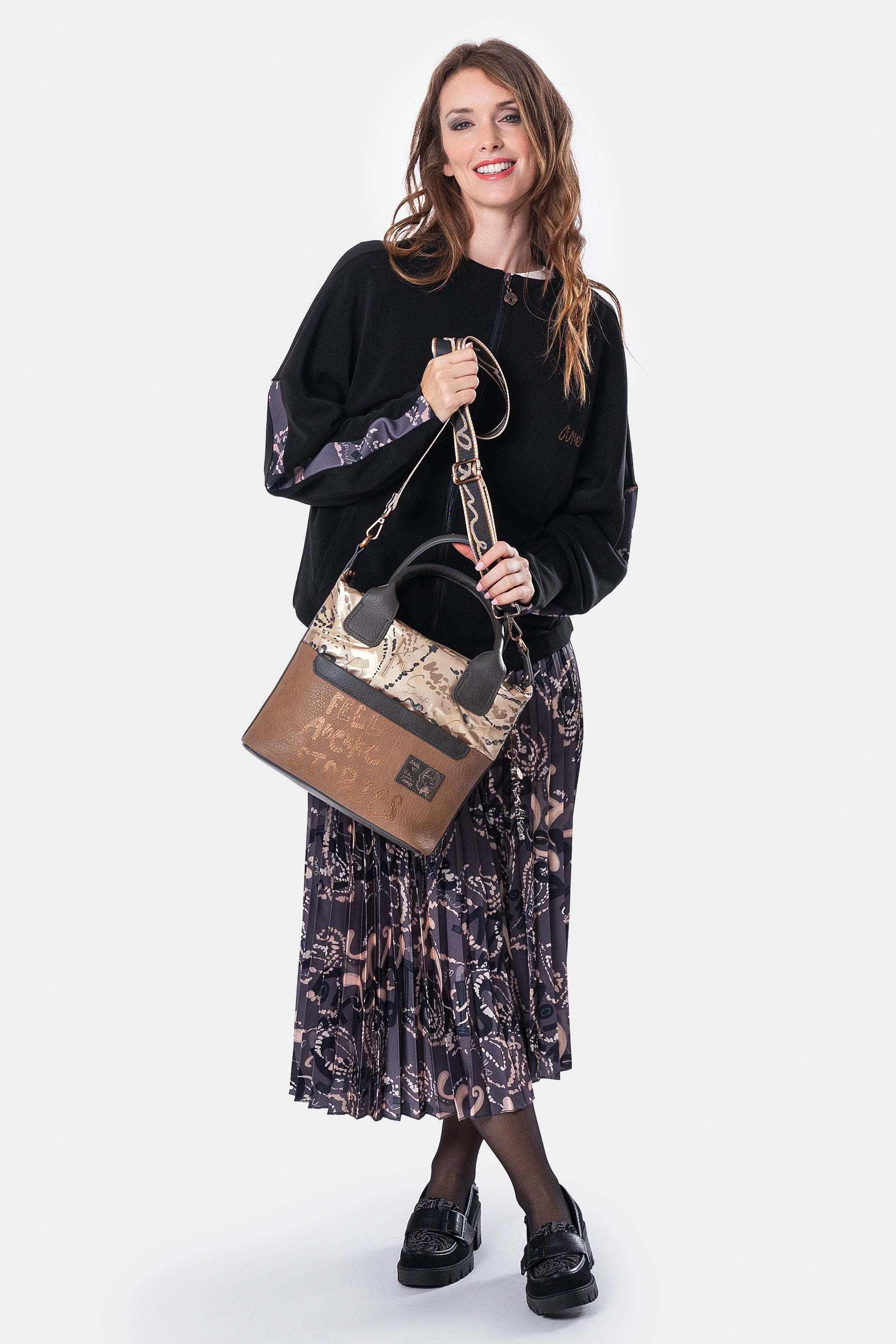 Henkeltasche mit Umhängeriemen Intentions