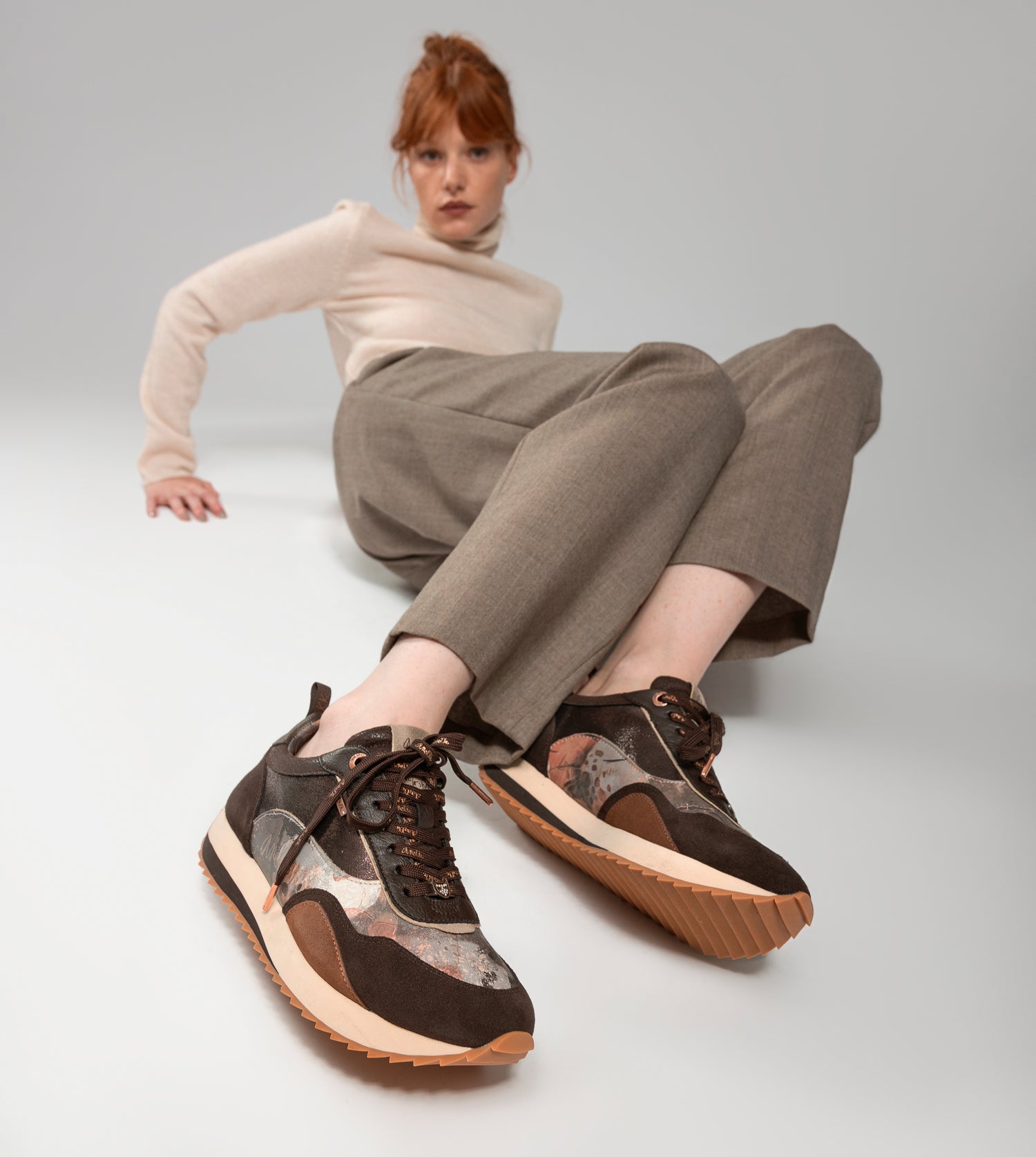 Bedruckte Sneaker in Palettenbraun