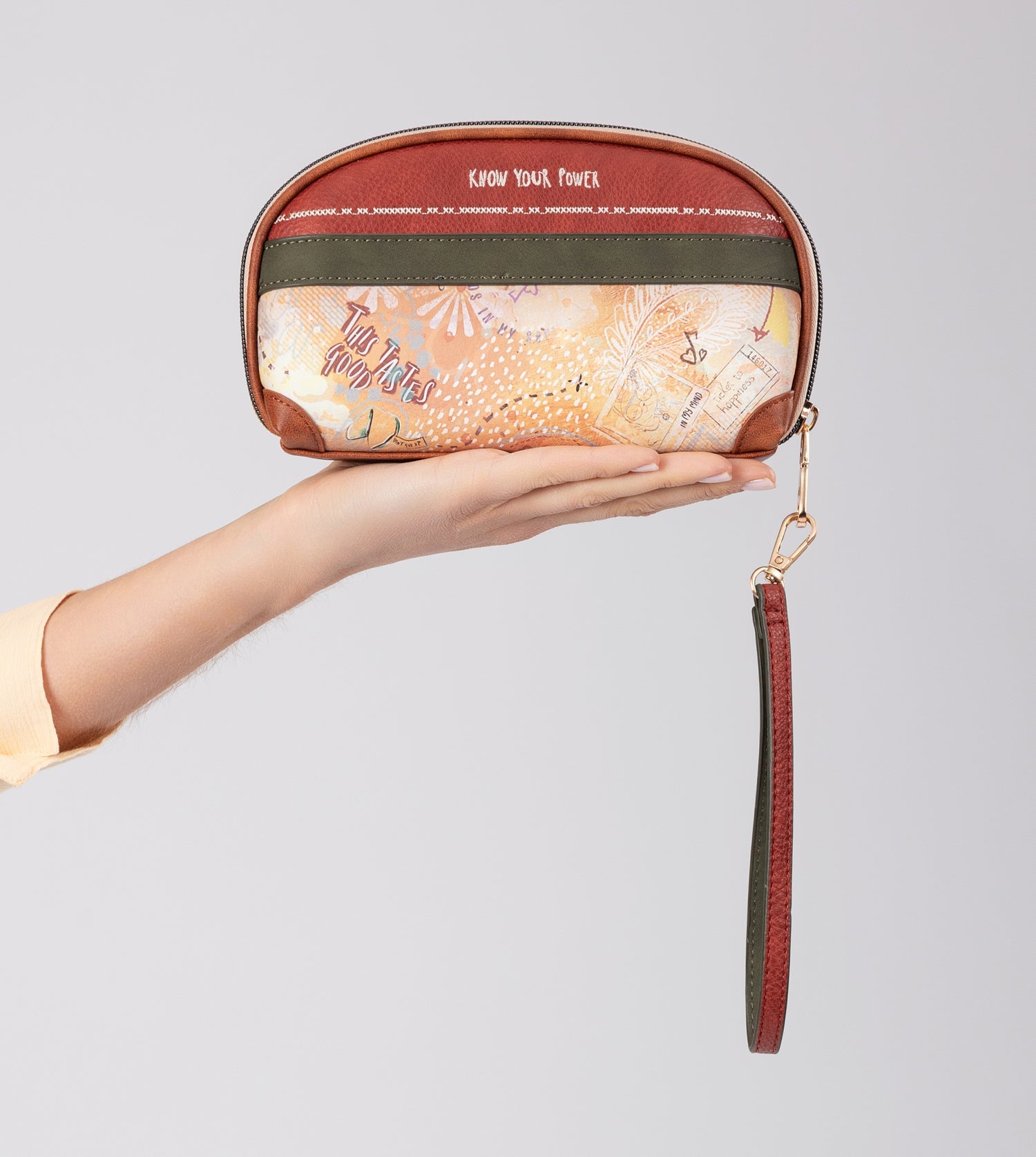 Peace & Love – Kamelfarbene RFID-Reisetasche