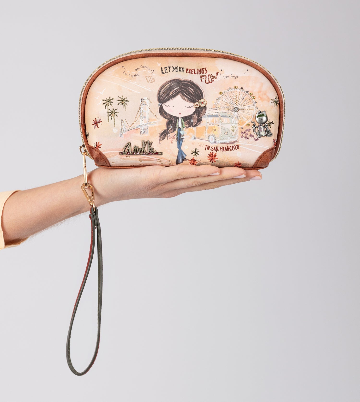Peace & Love – Kamelfarbene RFID-Reisetasche
