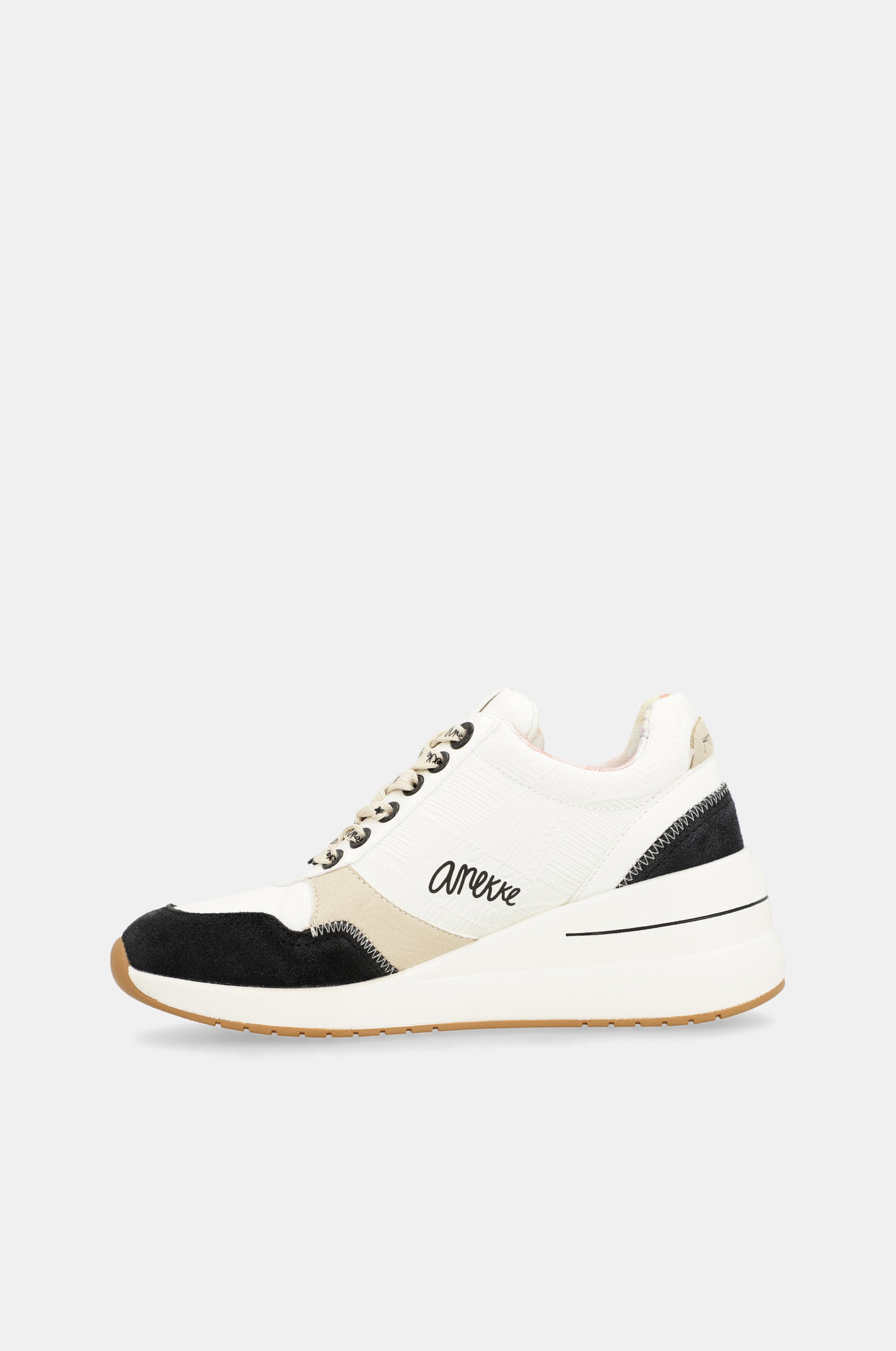 Schwarz-weiße Keilsneaker