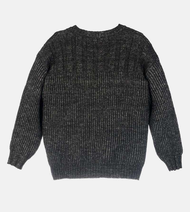 Schwarzer Pullover