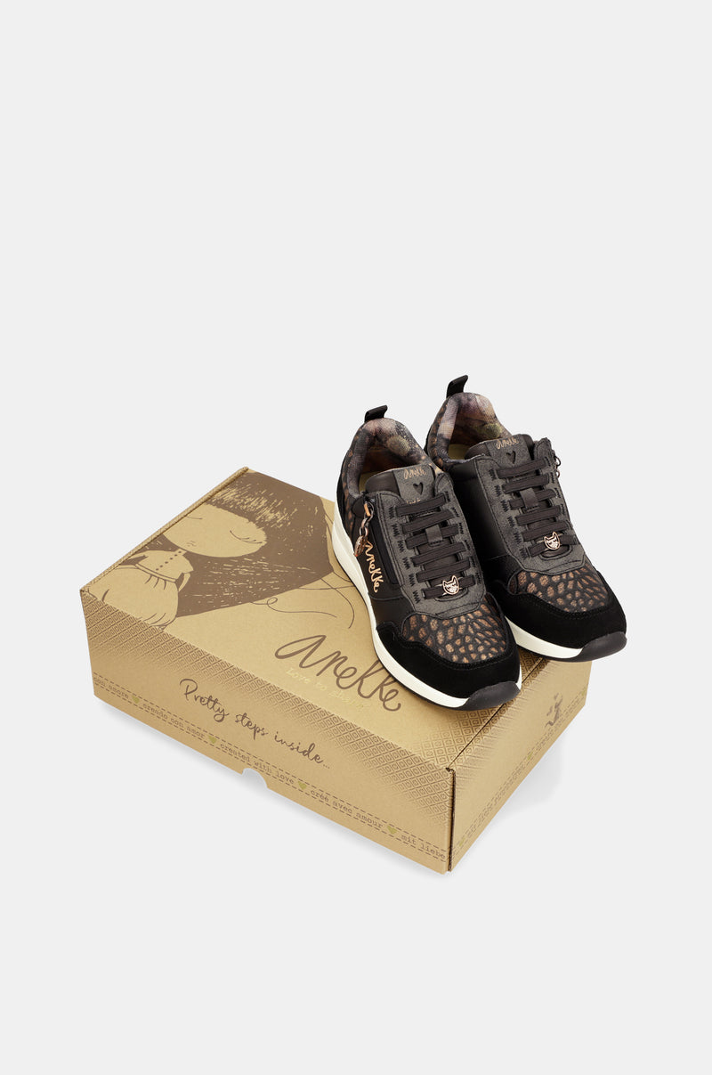 Schwarze Sneakers mit Keilabsatz von Dreams