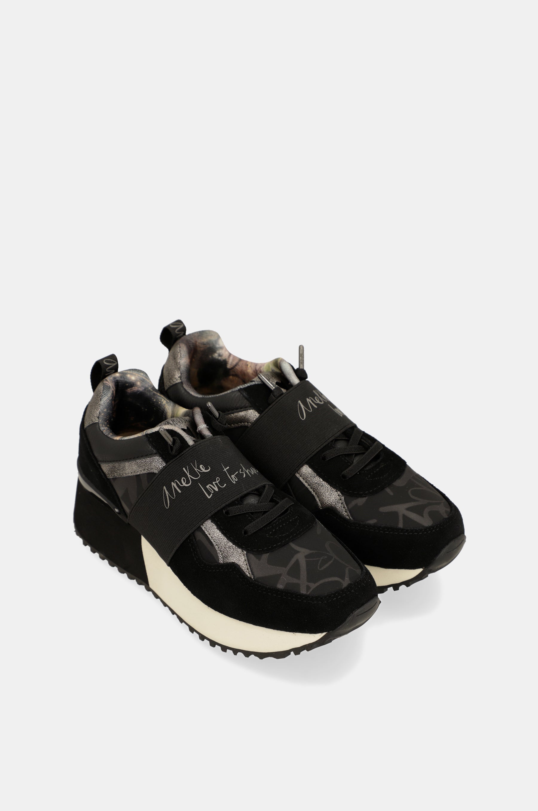 Urban schwarze Sneaker