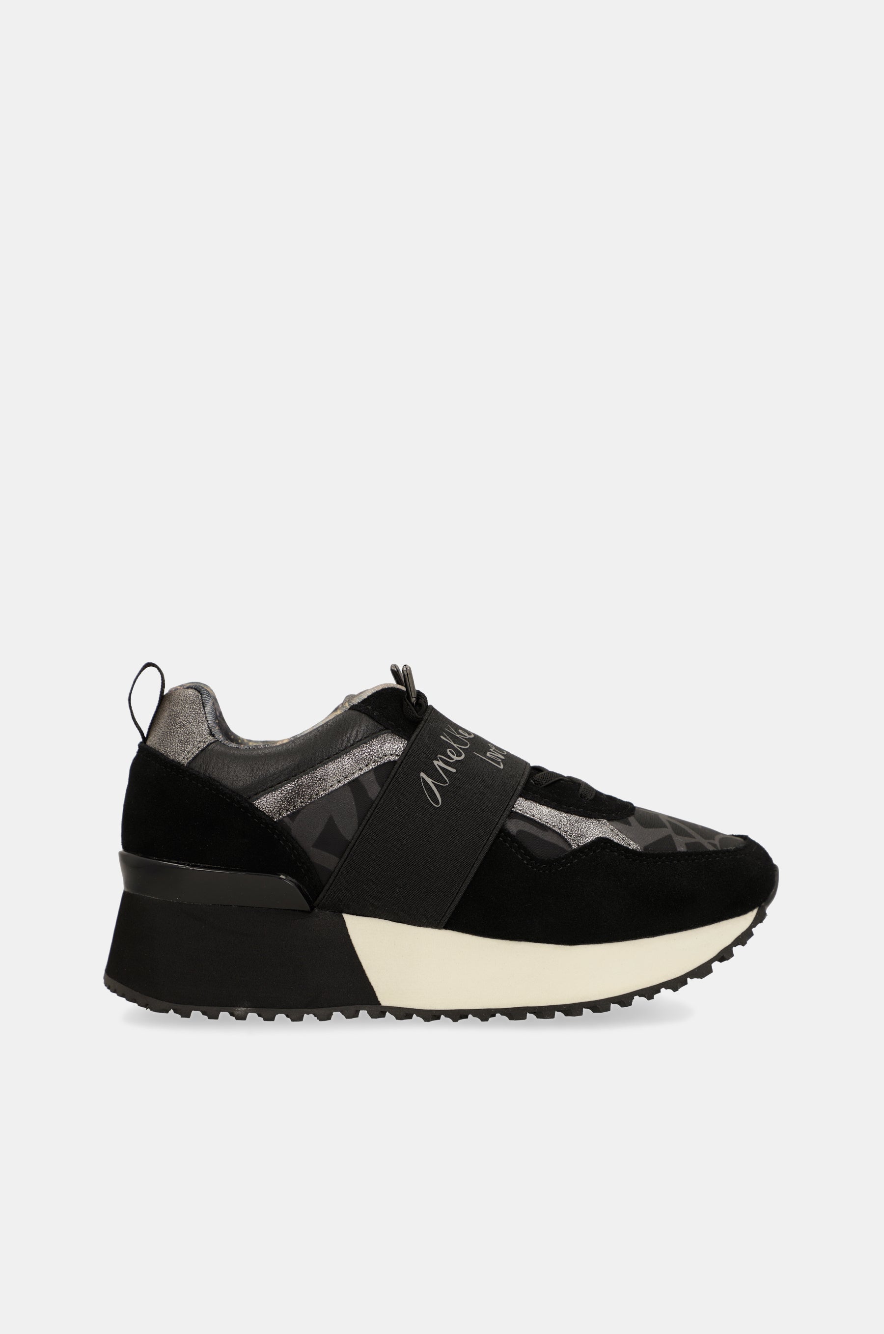 Urban schwarze Sneaker