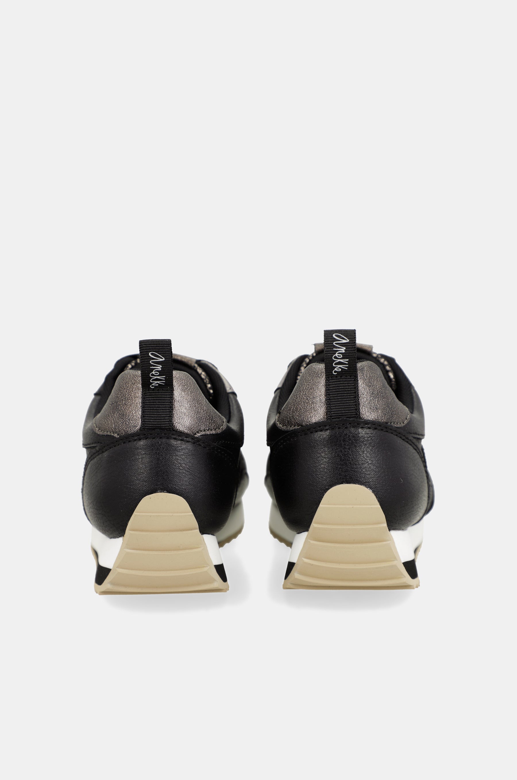 Schwarze Sneaker „Travel“