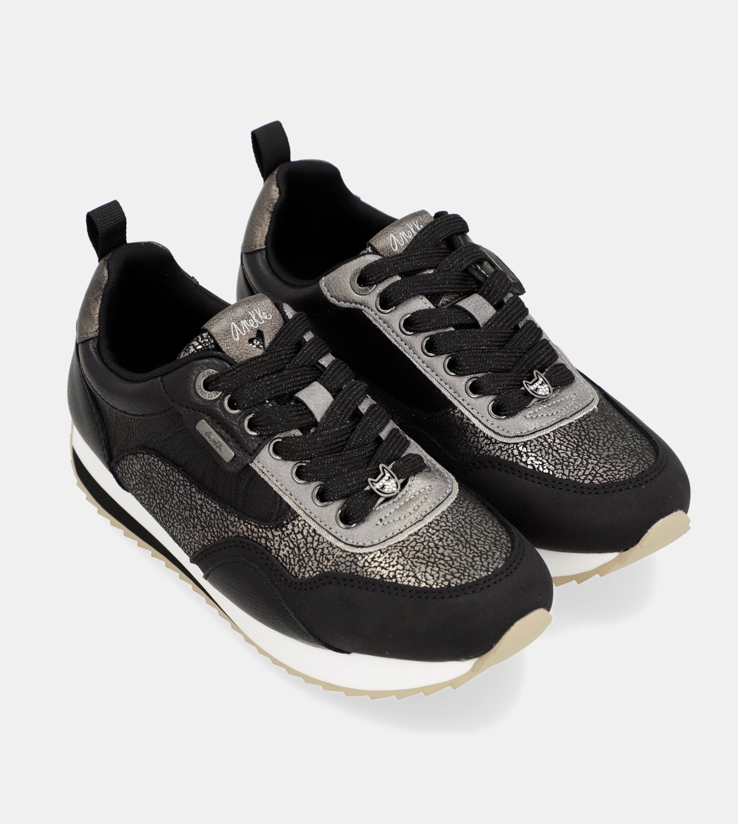 Schwarze Sneaker „Travel“