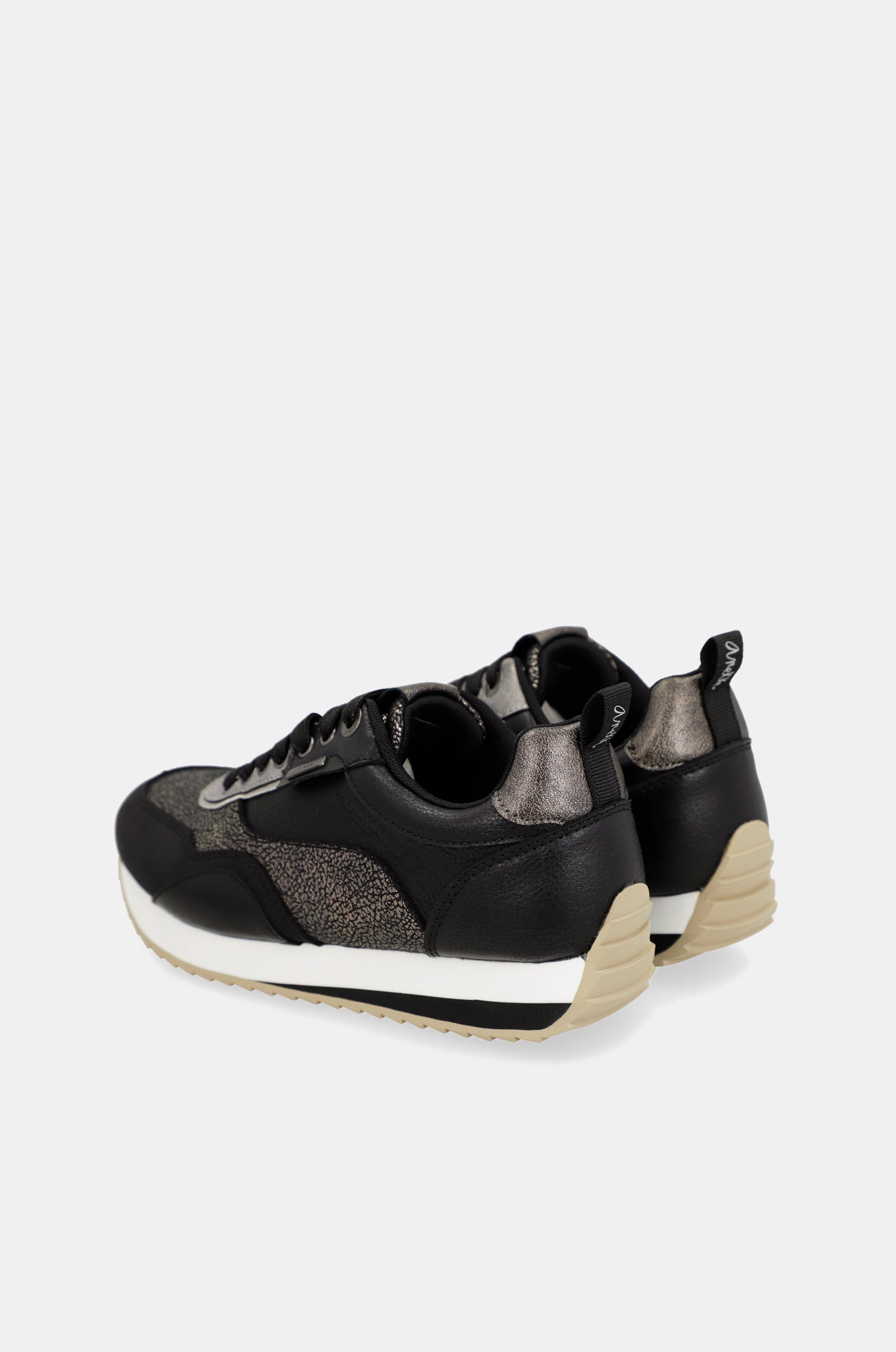 Schwarze Sneaker „Travel“