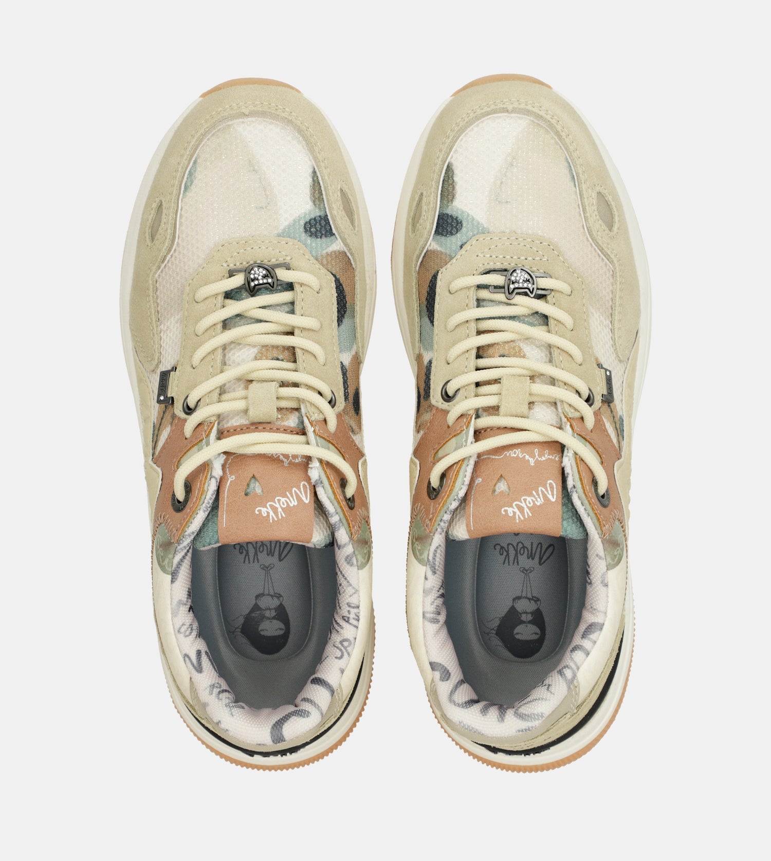 Pink sneakers Memories