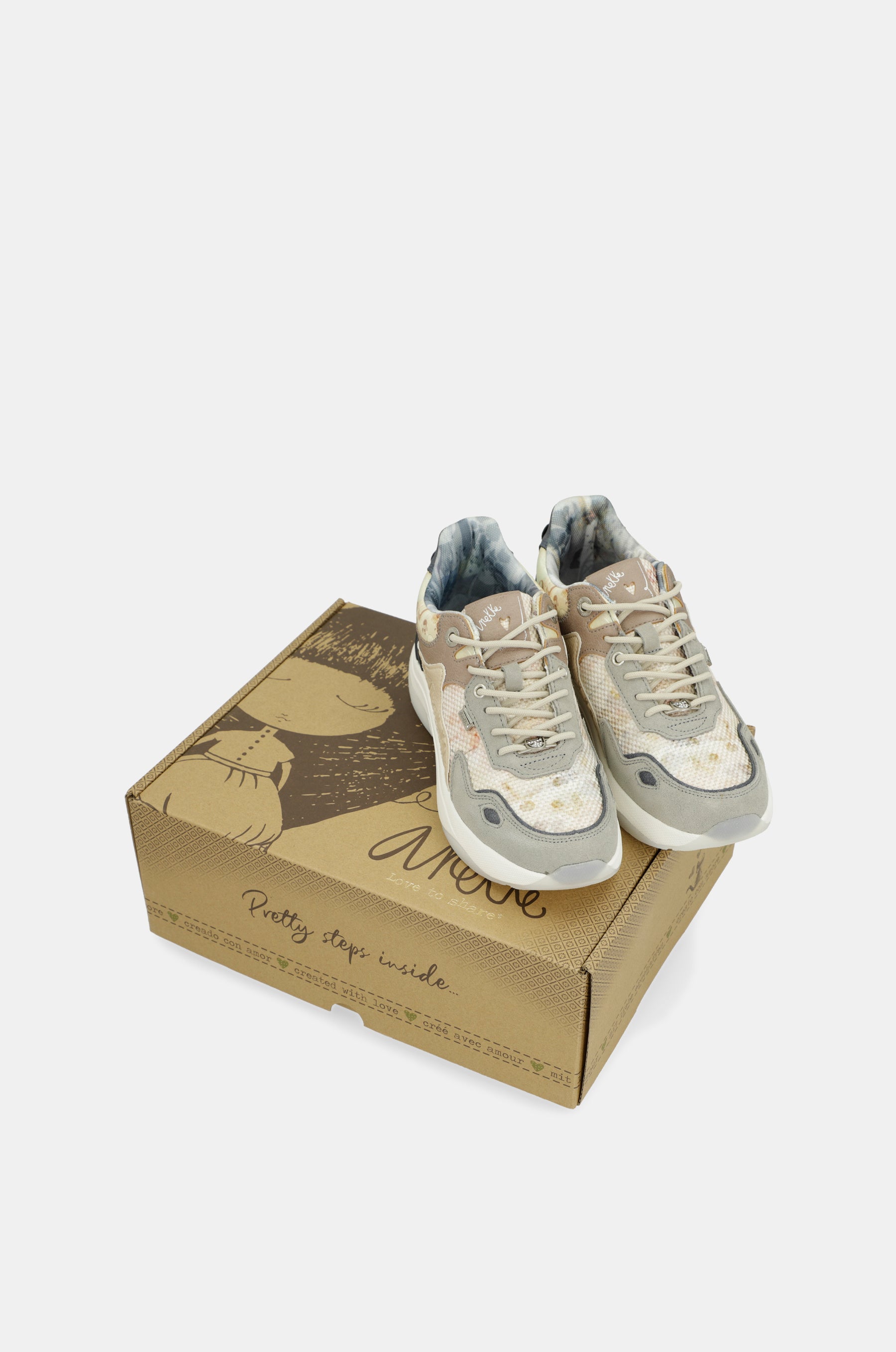 Beige sneakers Memories
