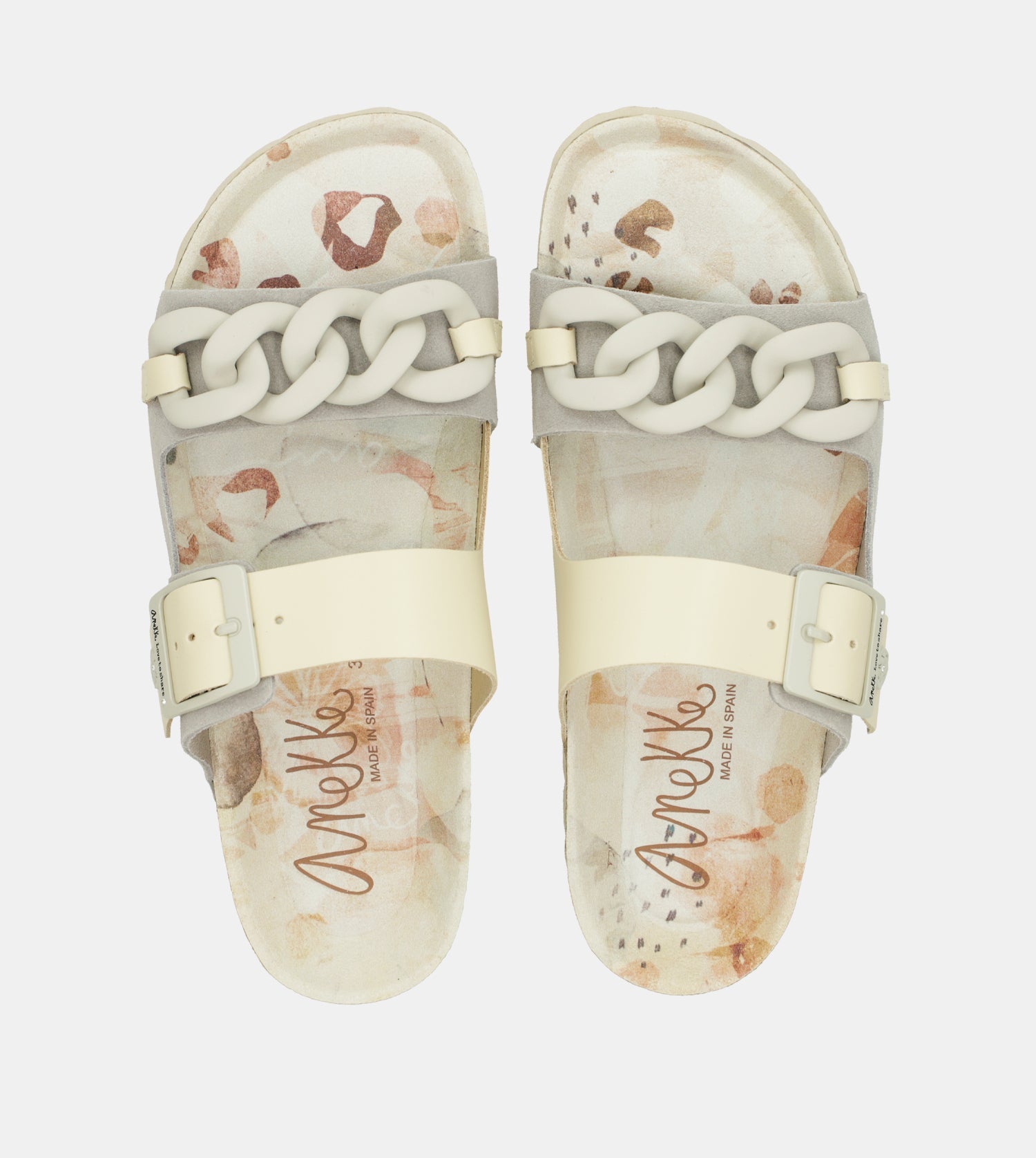 Graue Bio-Sandalen mit Kettendetail