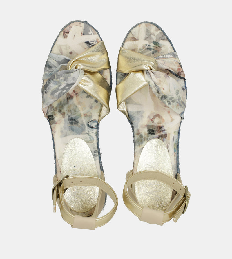 Blaue Keilsandalen Memories