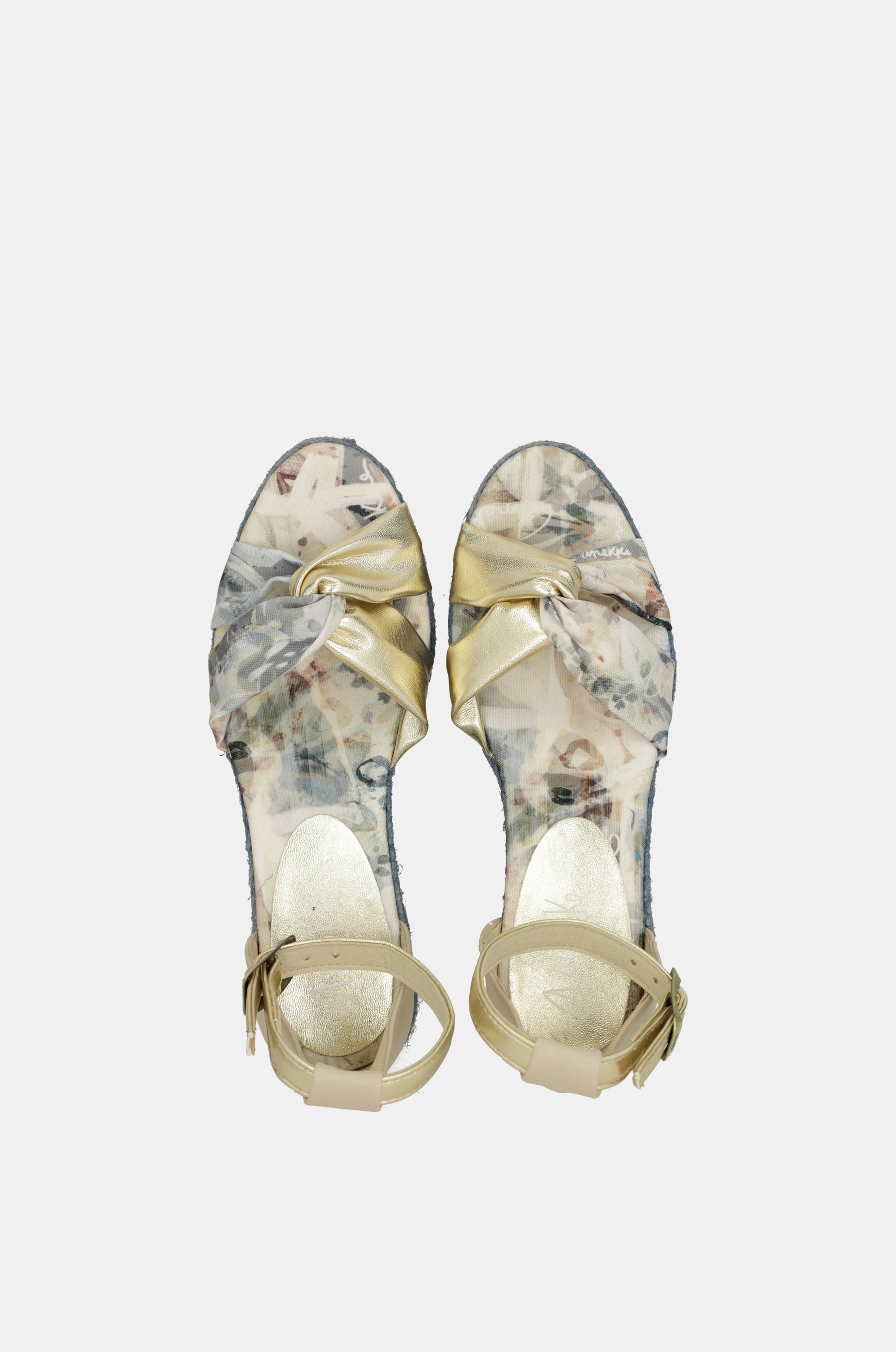Blaue Keilsandalen Memories