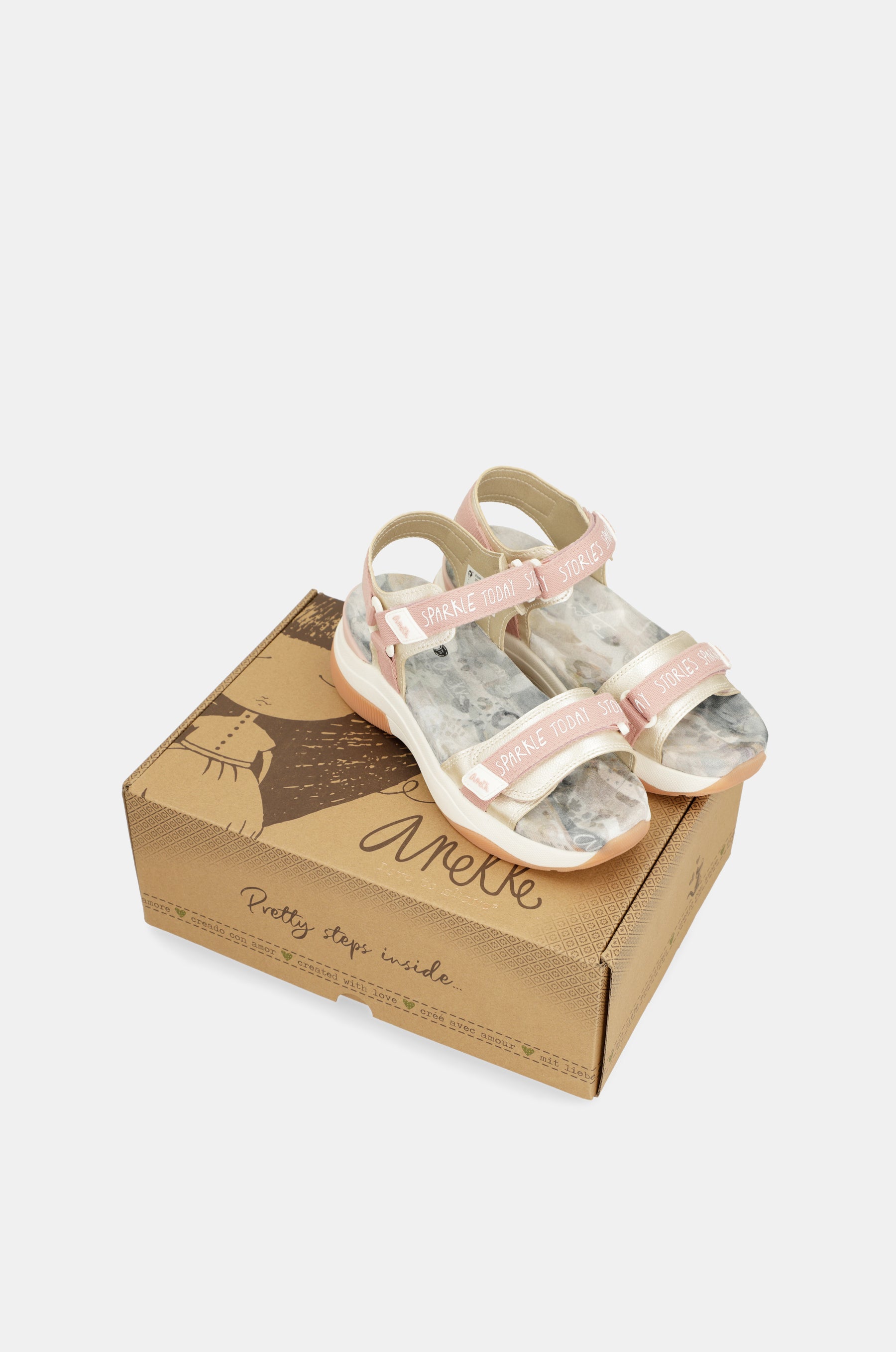 Pinkfarbene Sportsandalen
