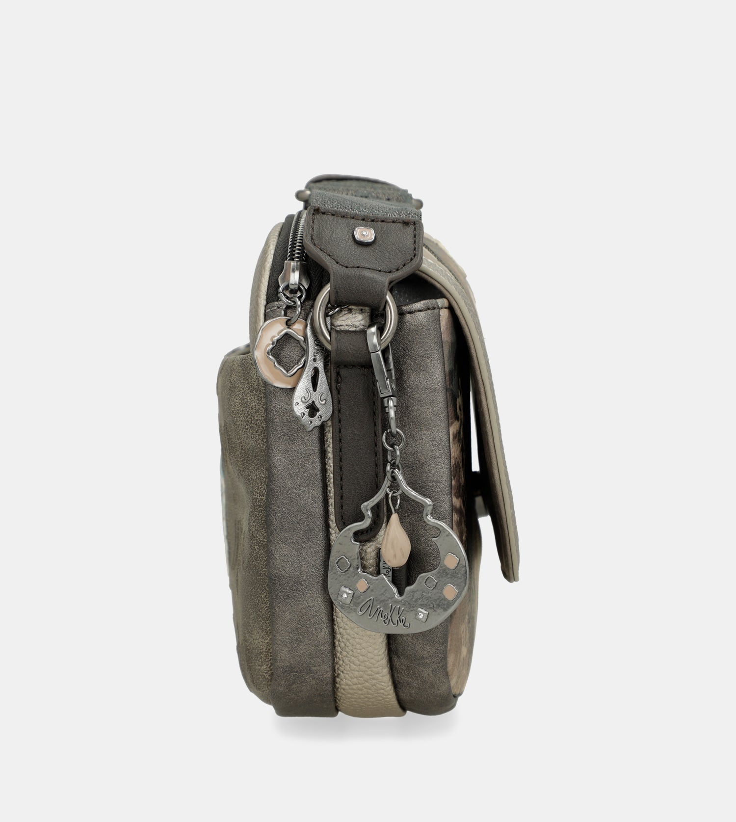 Umhängetasche oval mit Klappe Real