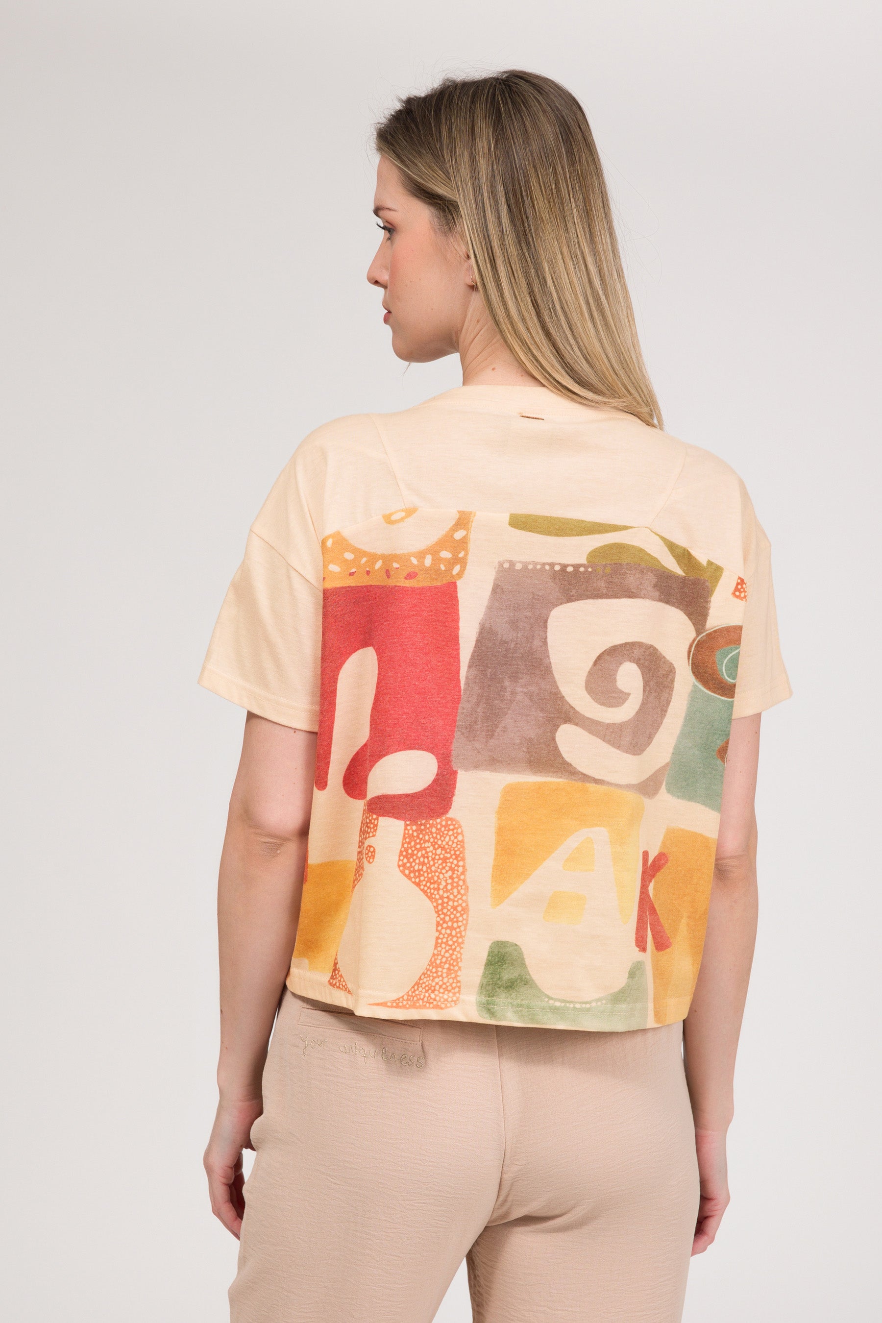 Beiges Kurzarm-T-Shirt