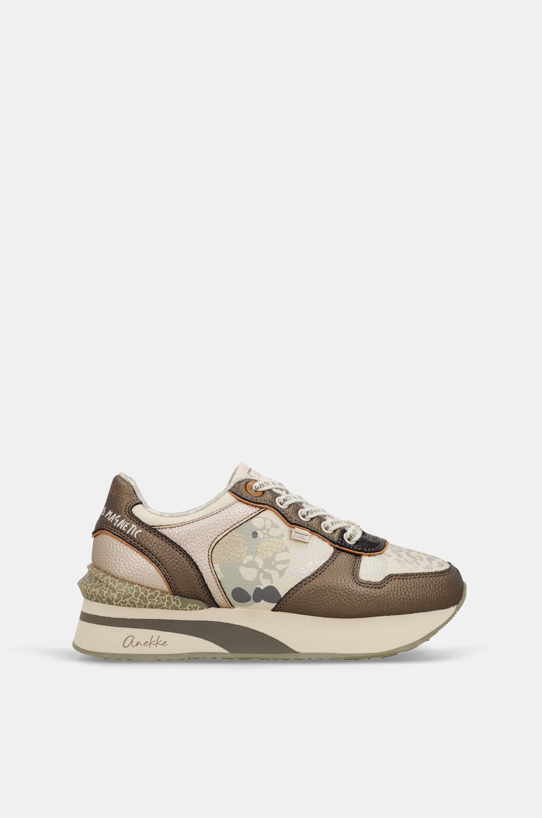 Beige-kupferne Sneaker