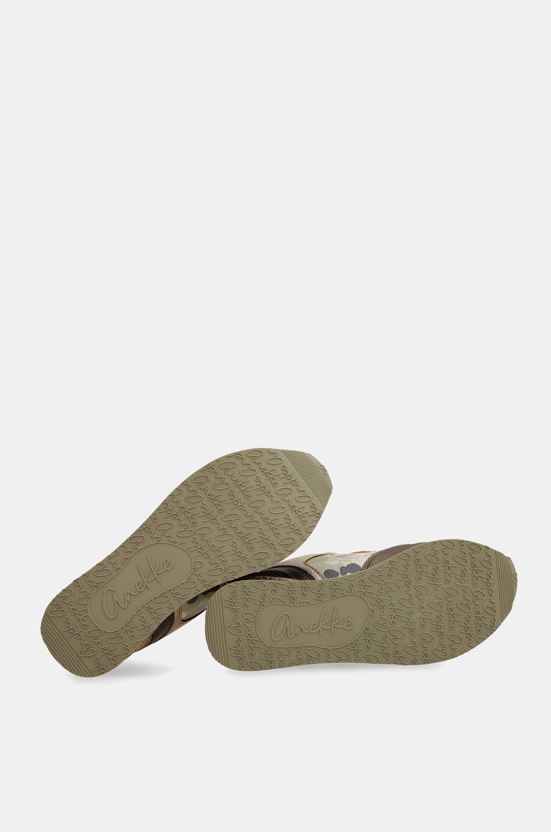 Beige-kupferne Sneaker