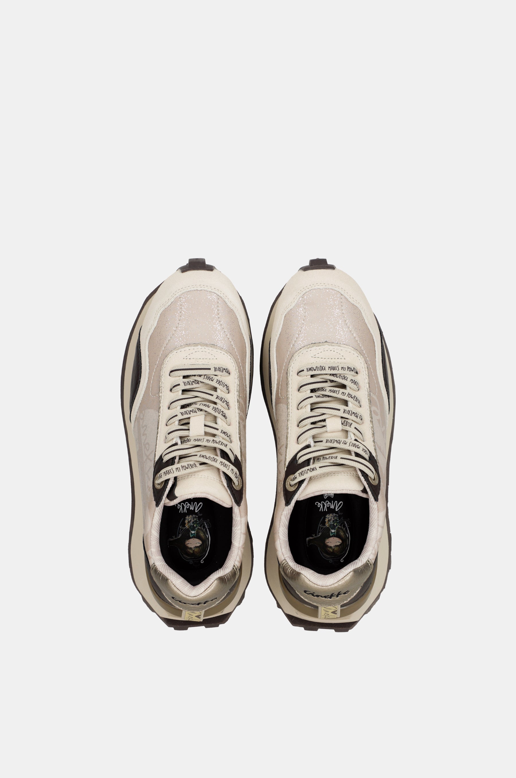 Beige Sneaker mit braunen Details