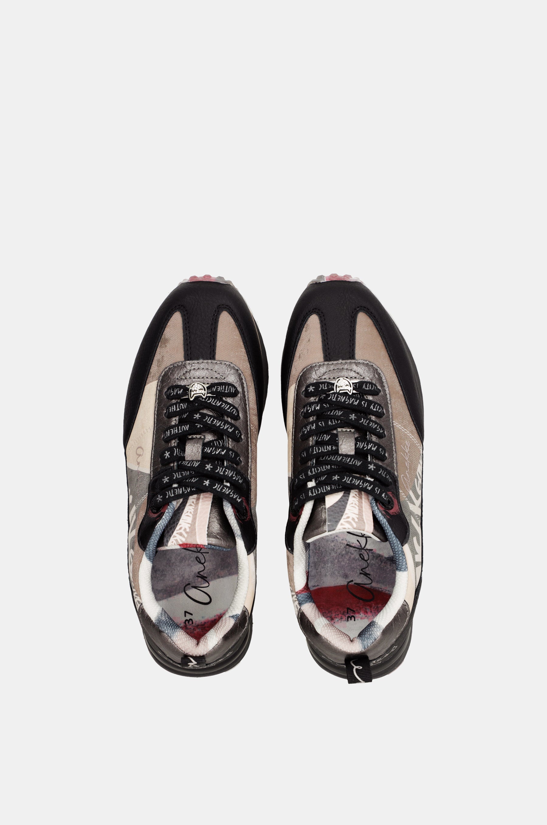 Schwarz-pinke Sneaker