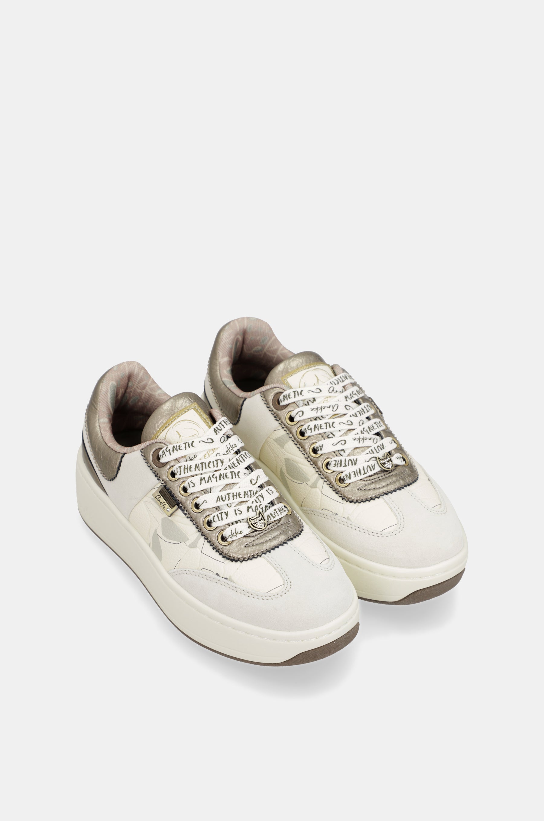 Beige Sneaker