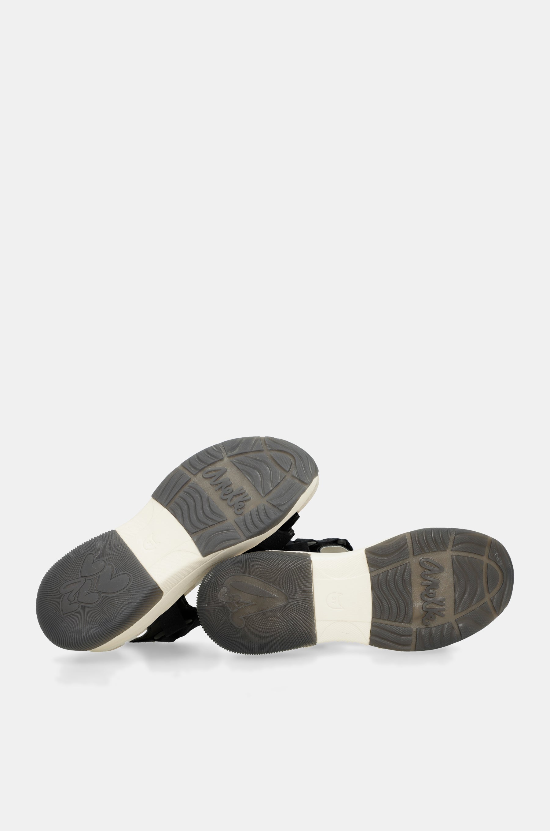 Schwarze Sportsandalen