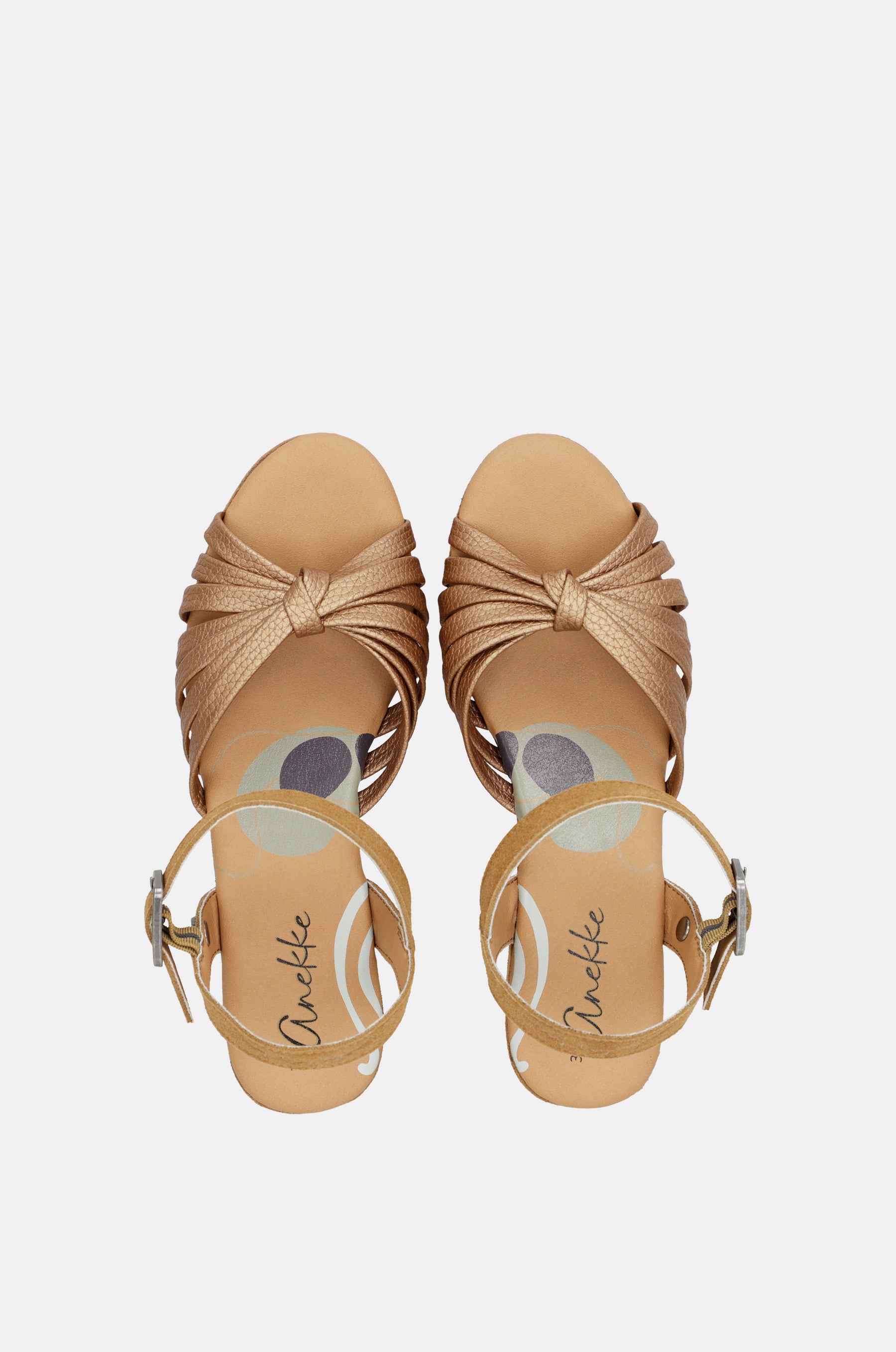 Zimtfarbene Gaia Kreuzsandalen