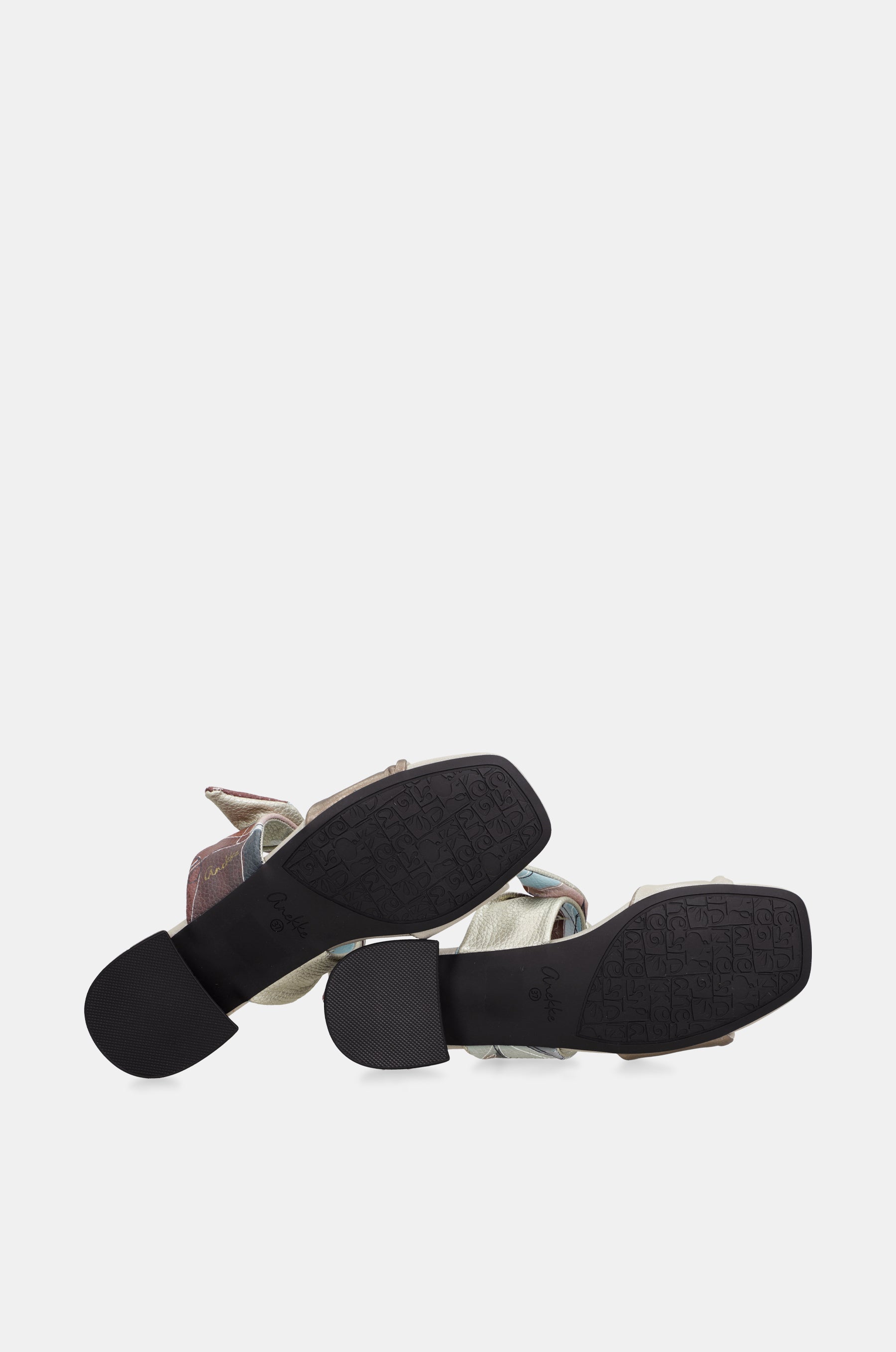 Auralis Sandalen mit Absatz und Knoten