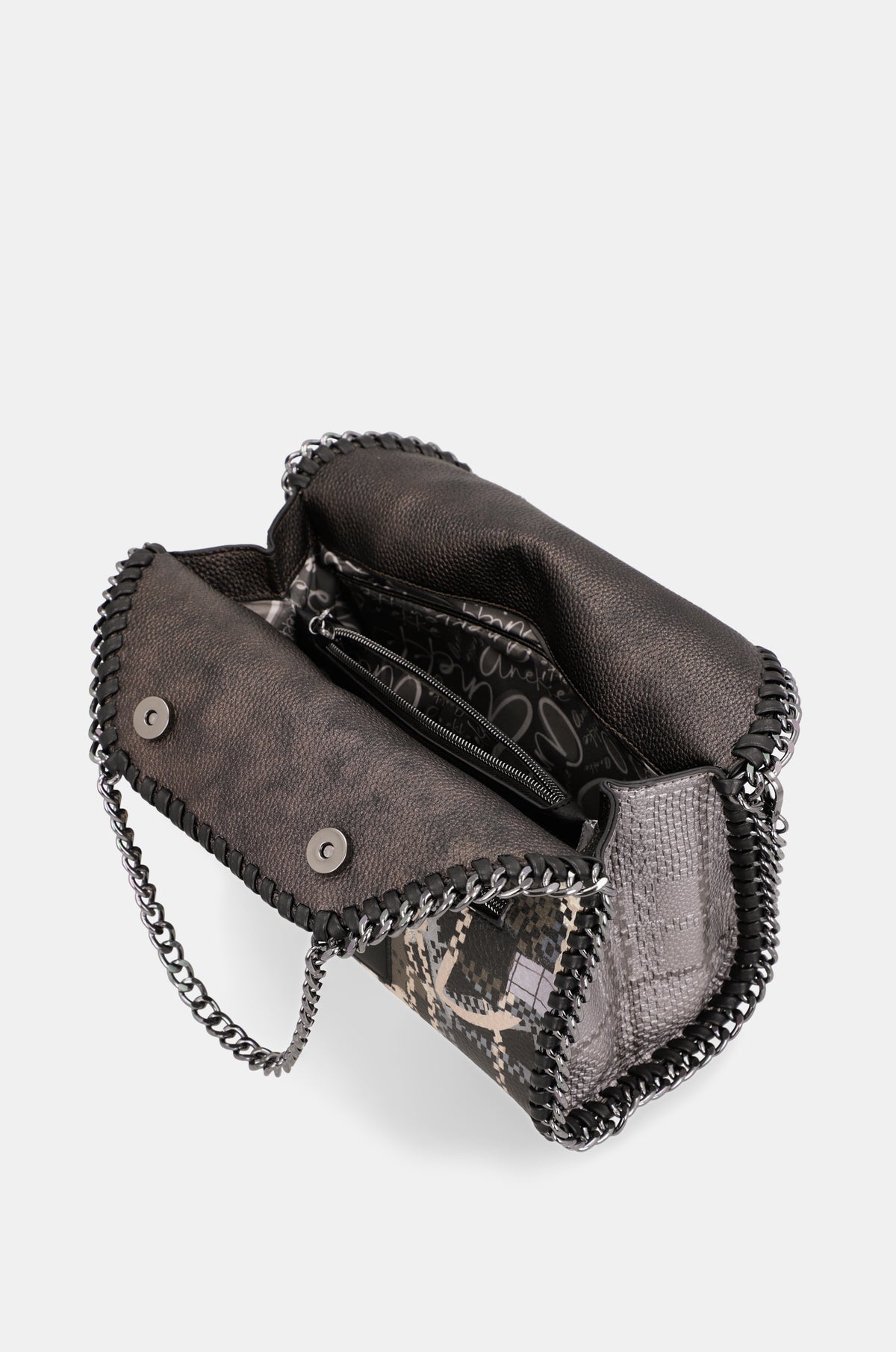 Schultertasche Iron mit metallischem Griff