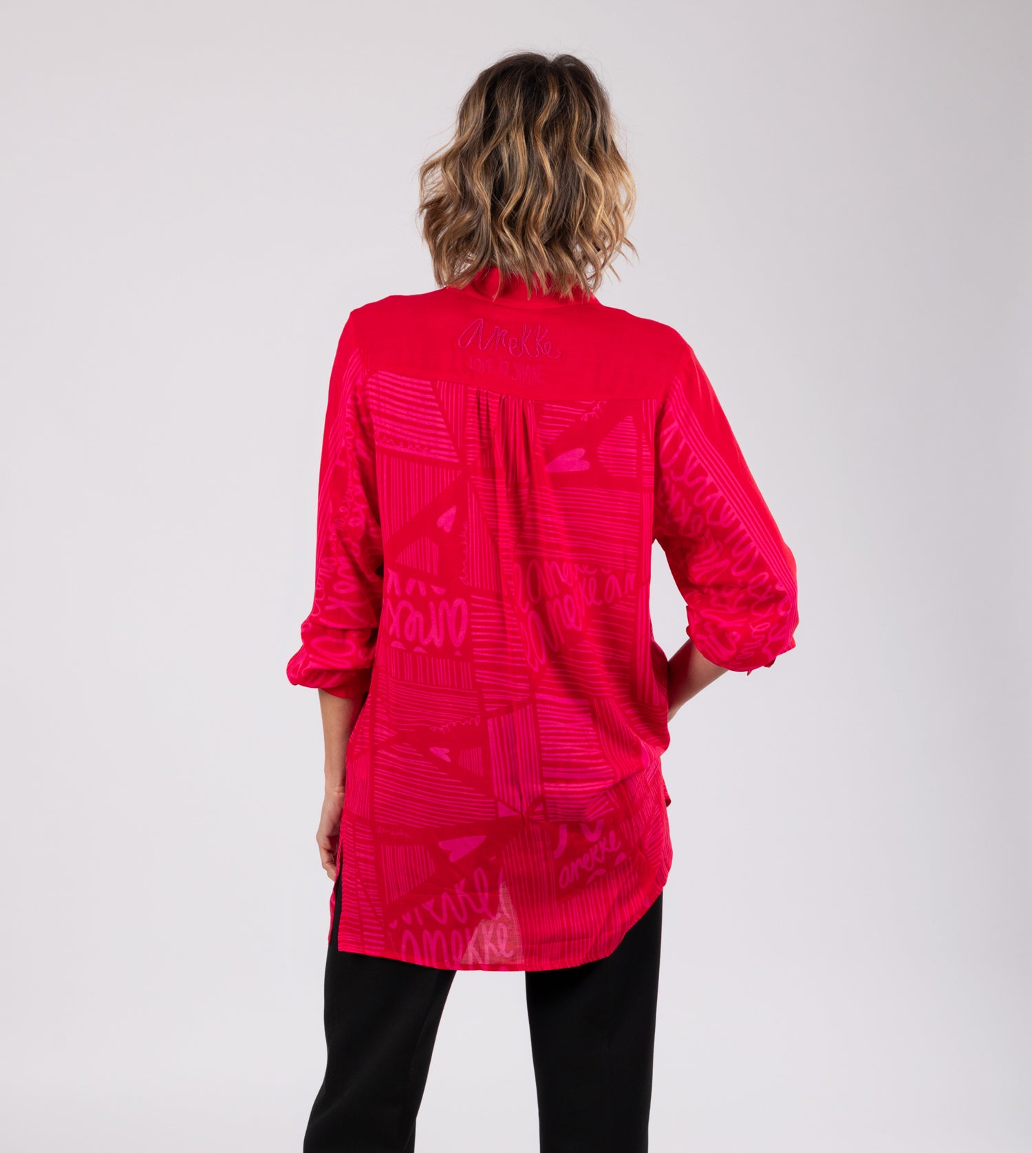 Modisches rotes Hemd