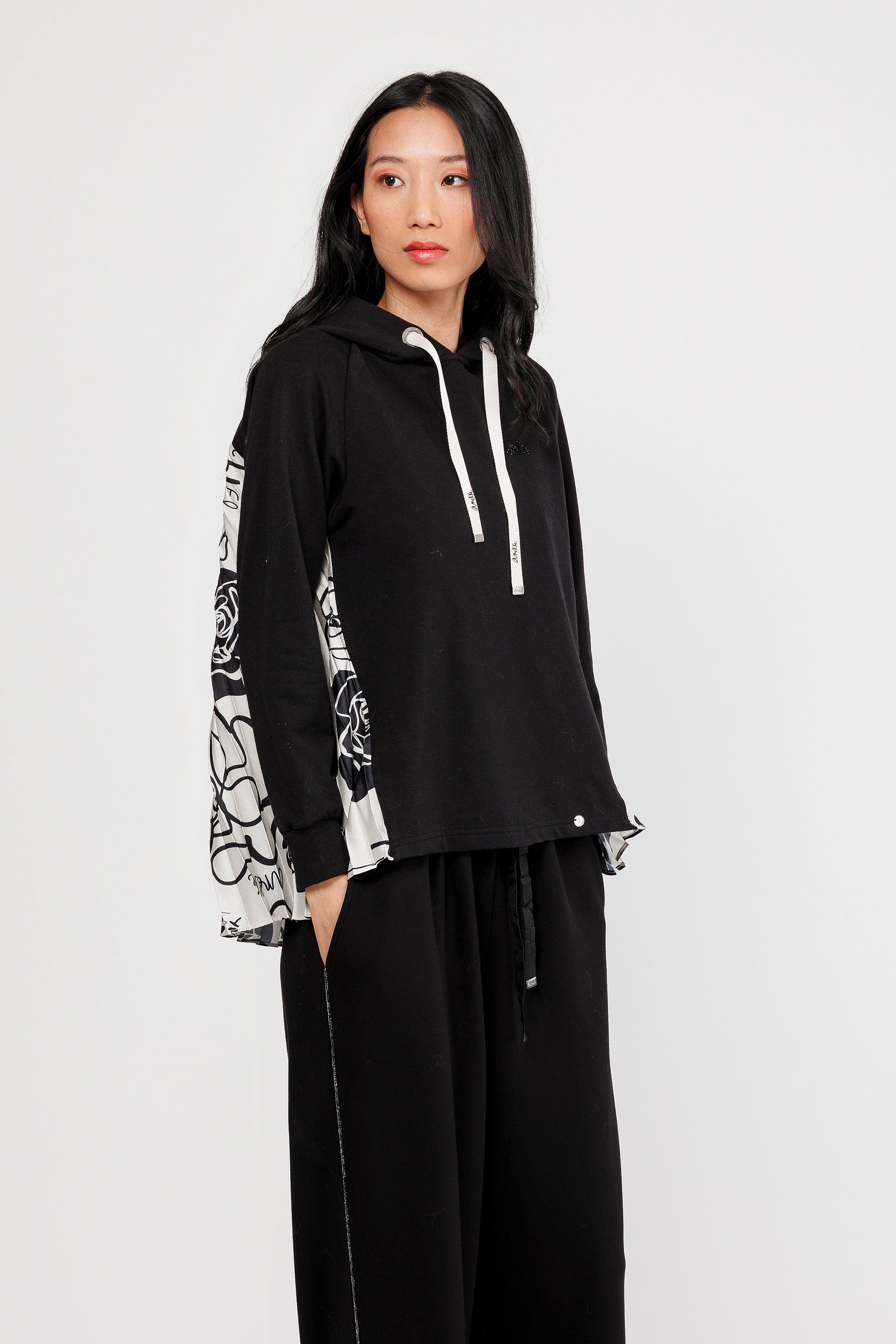 Sweatshirt mit Kapuze gemustert