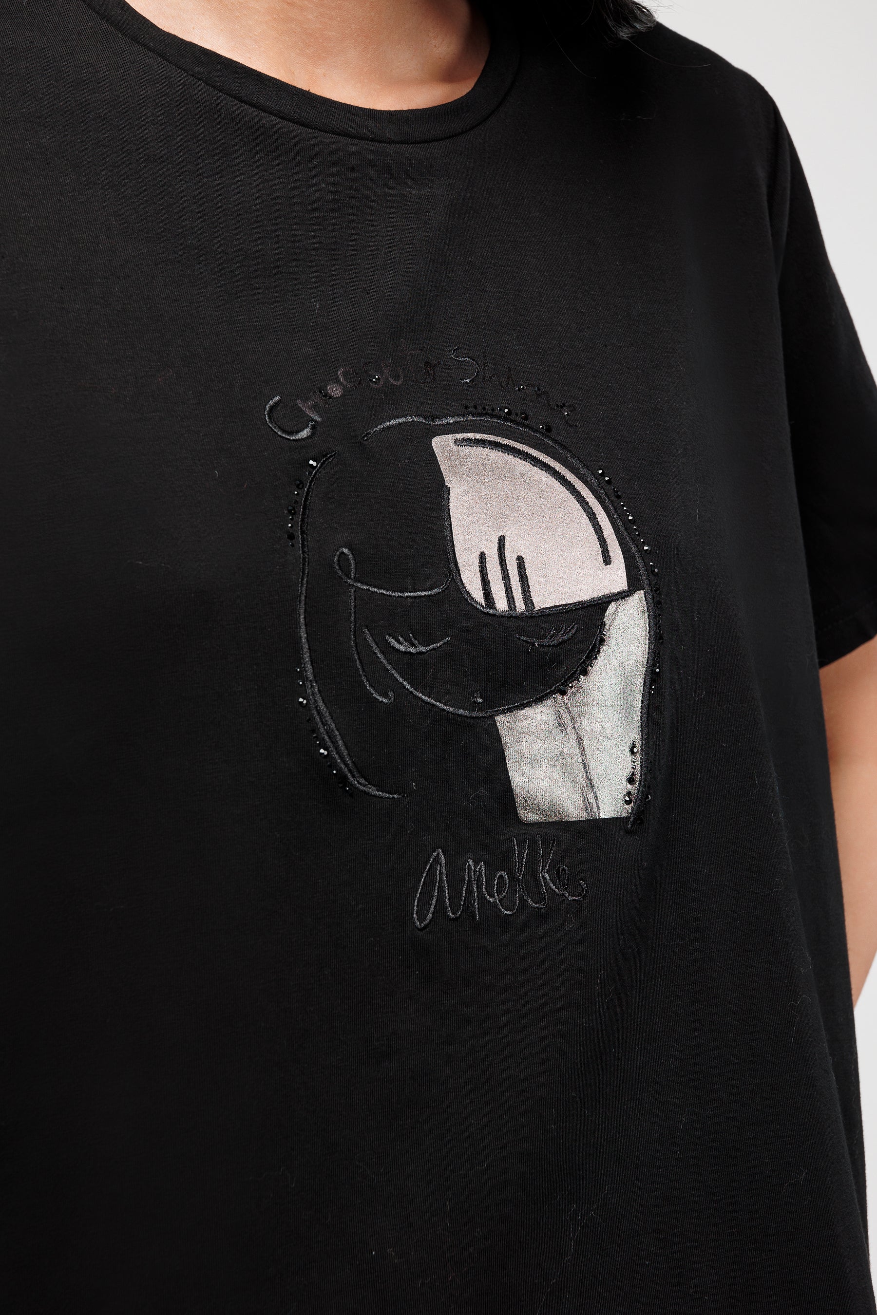 Kurzarm-T-Shirt schwarz mit Silber- und Bronzedetails