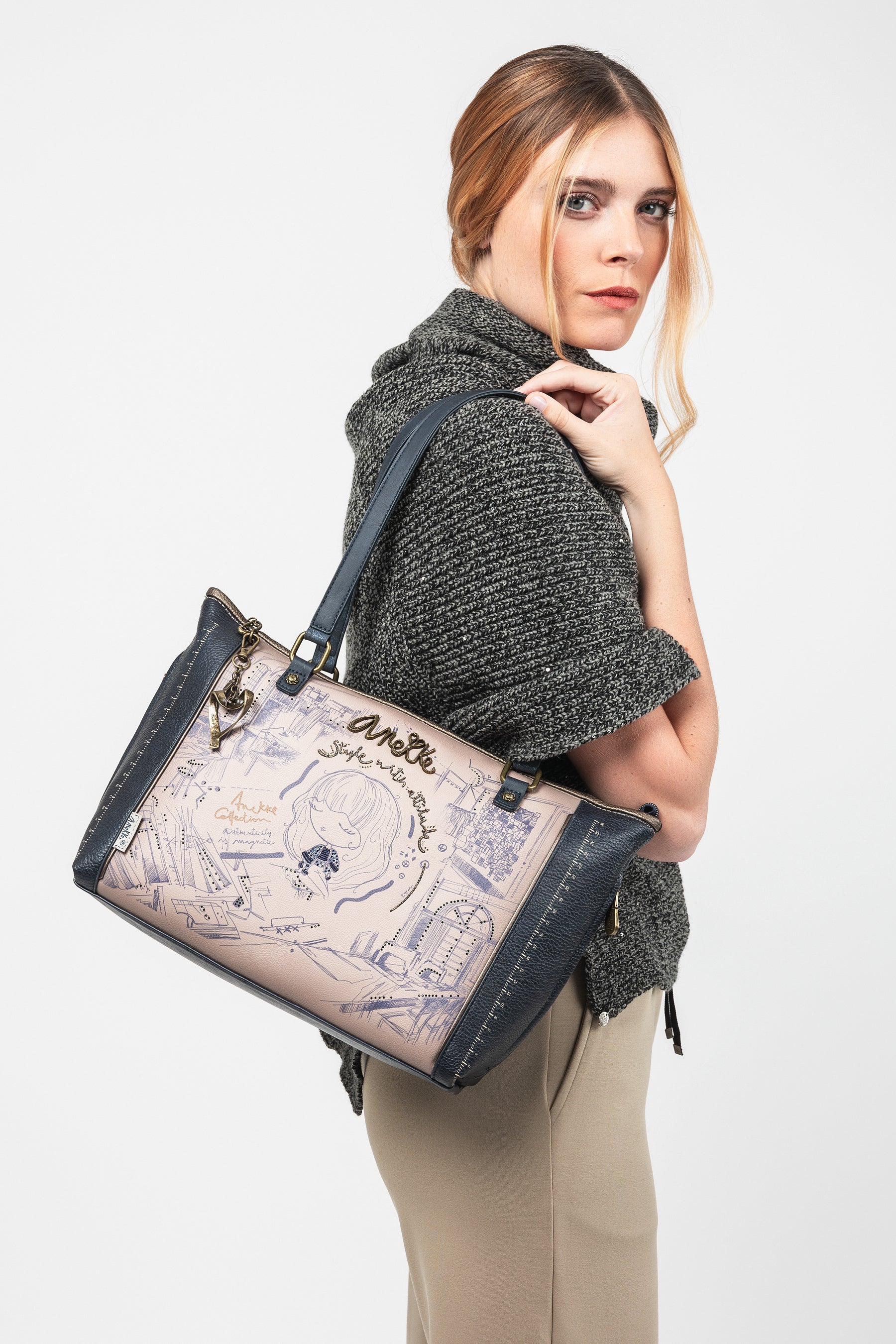 Shopper Tasche mit Umhängeriemen Studio