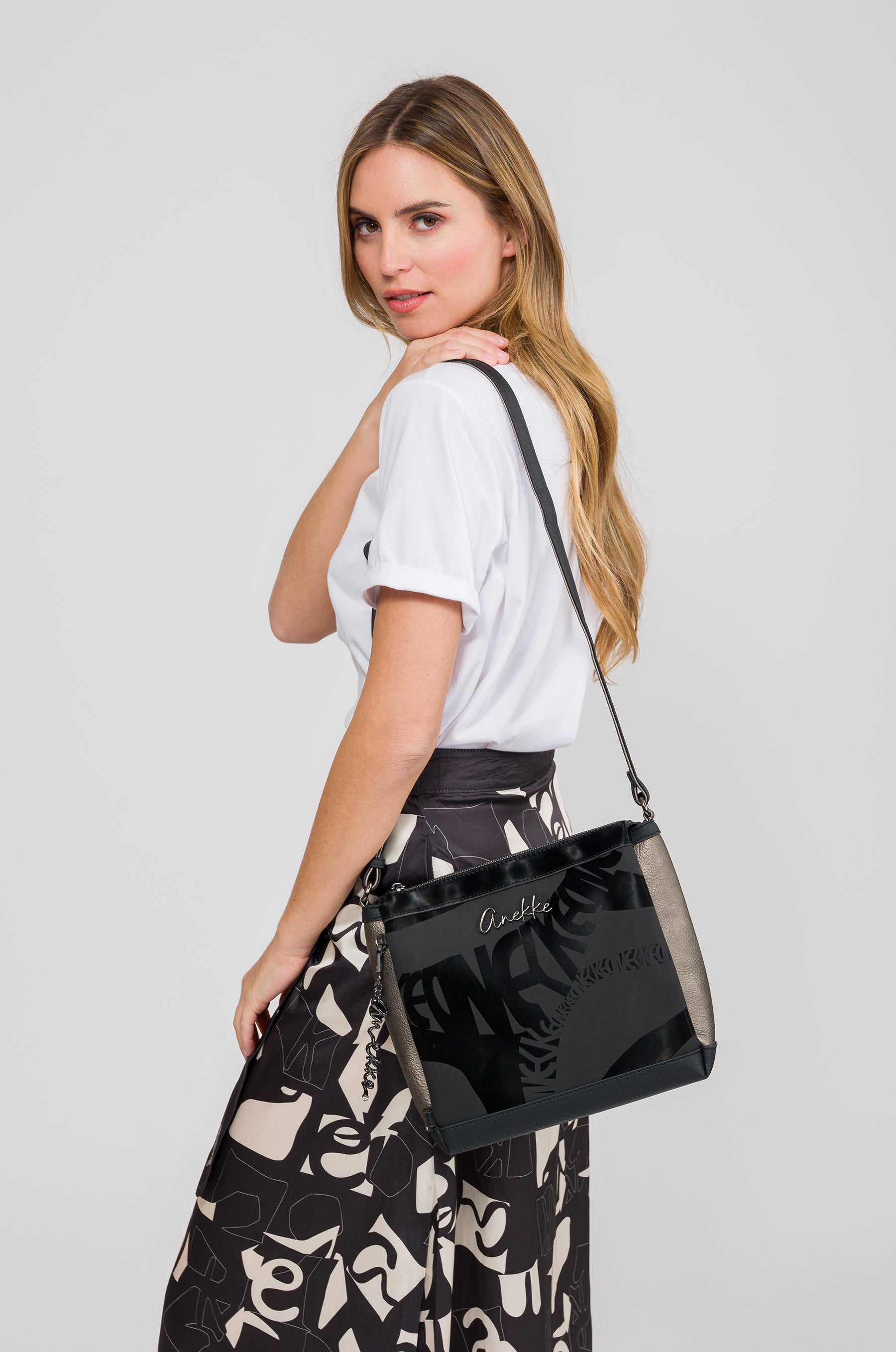 Umhängetasche quadratisch Khroma