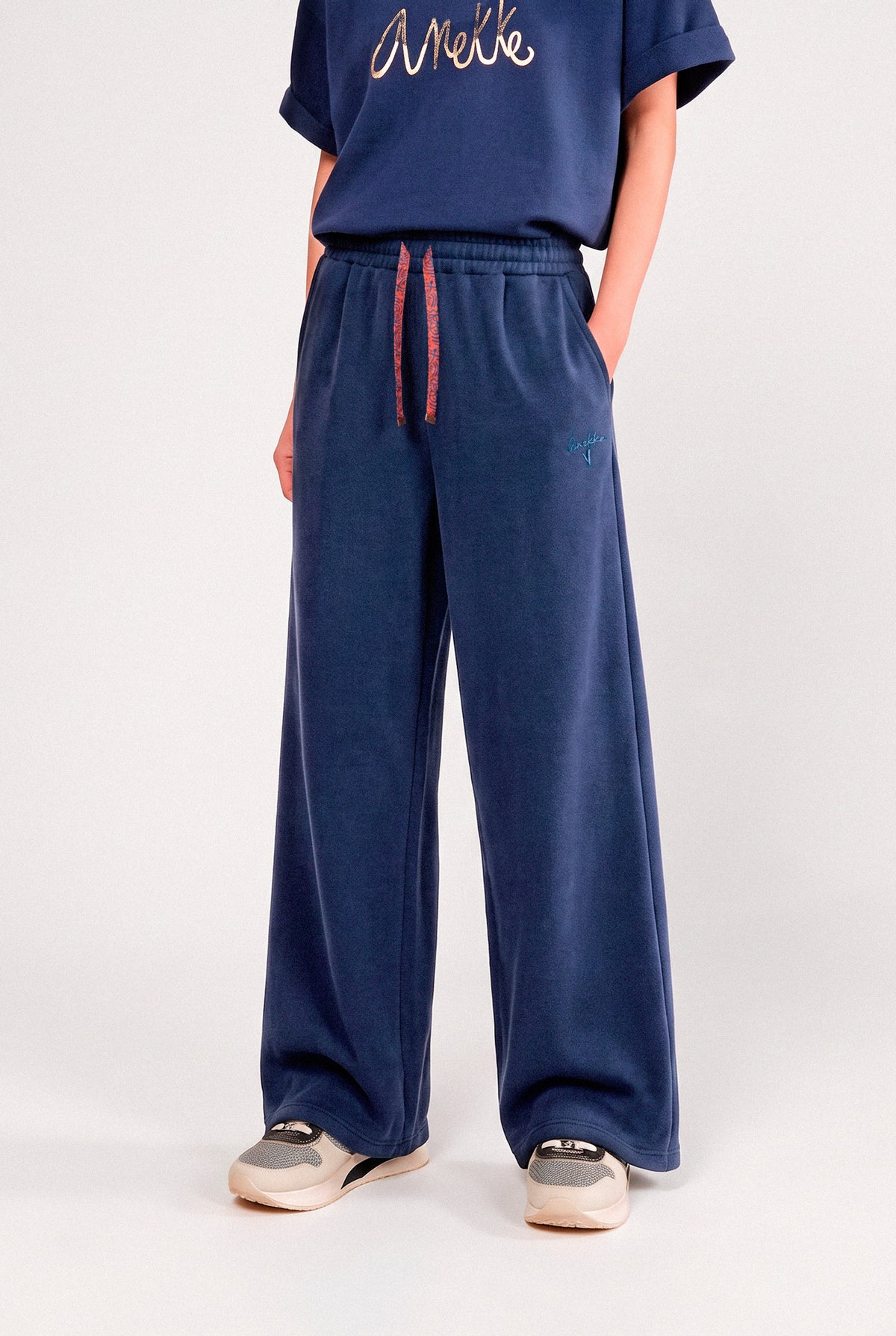Marineblaue Hose