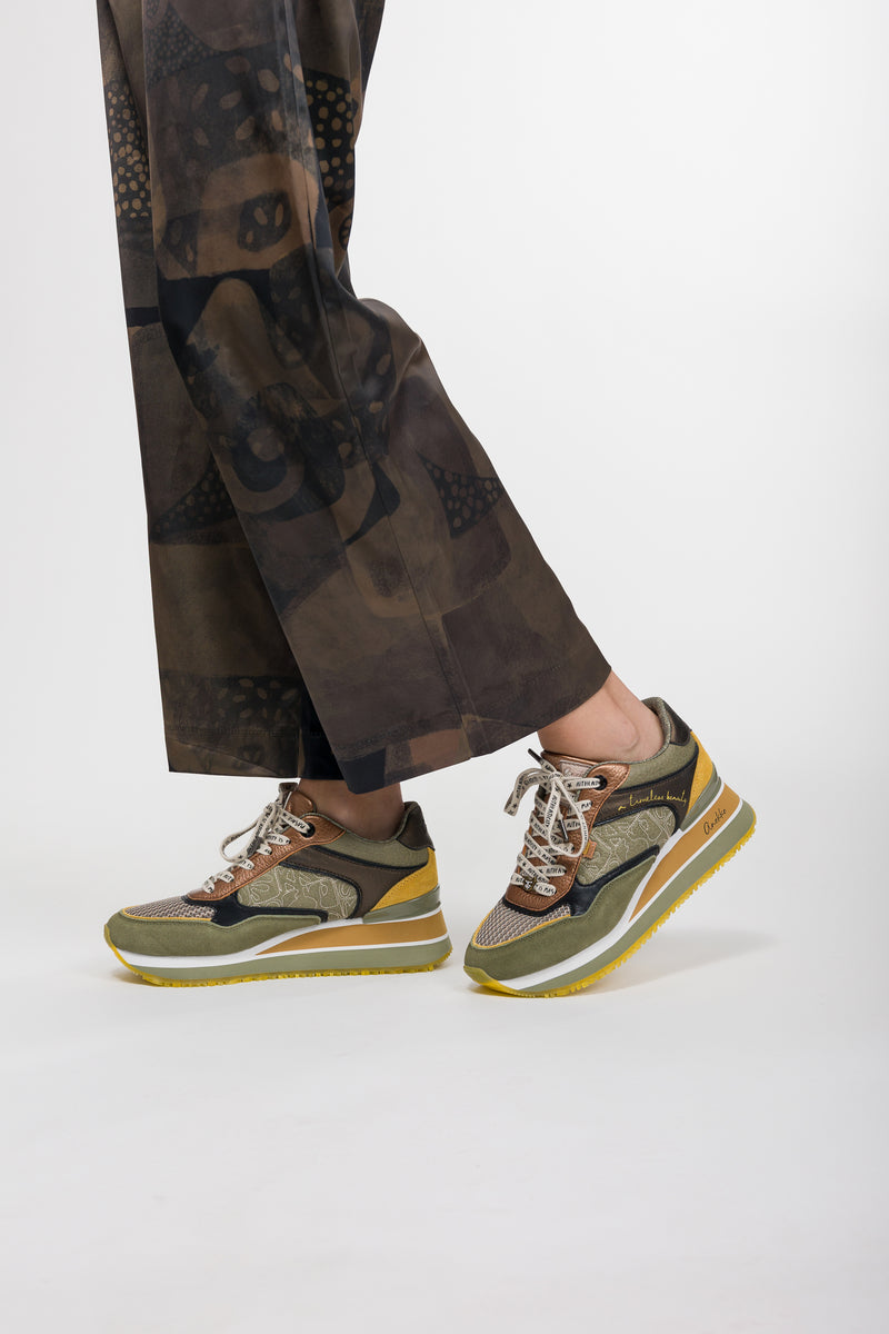 Grüne Sneaker