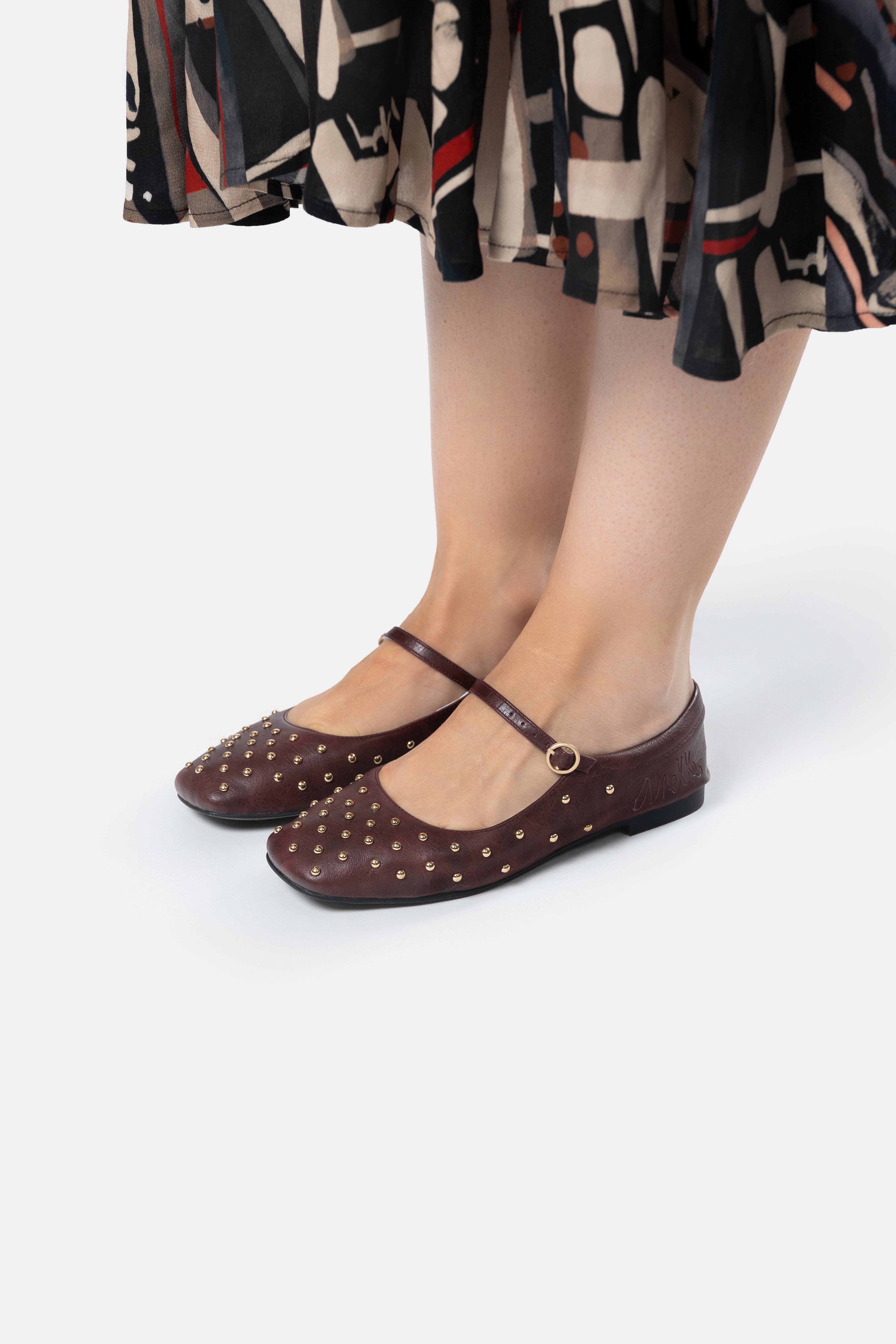 Ballerinas mit Nieten bordeaux