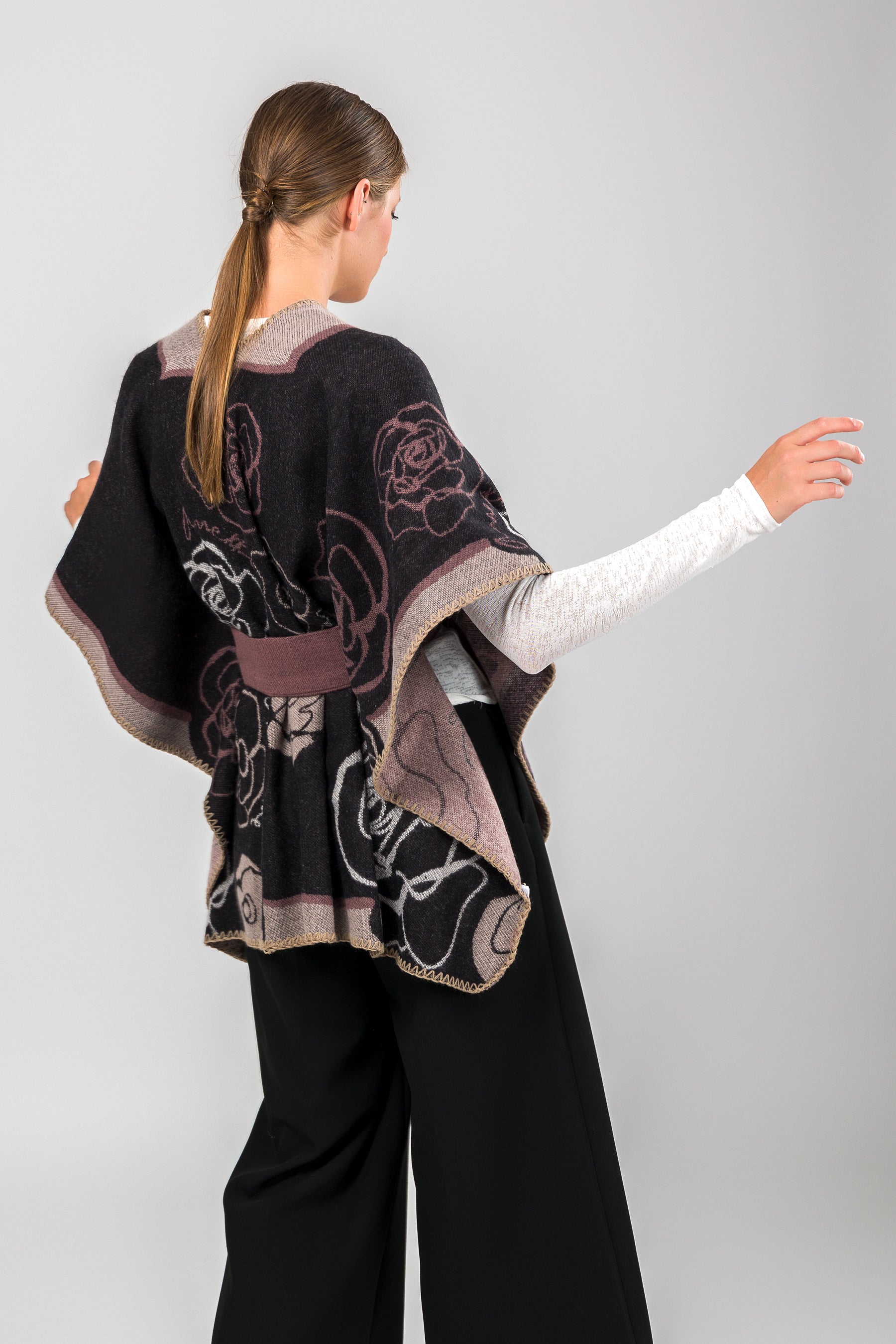 Poncho mit Gürtel rosa und schwarz