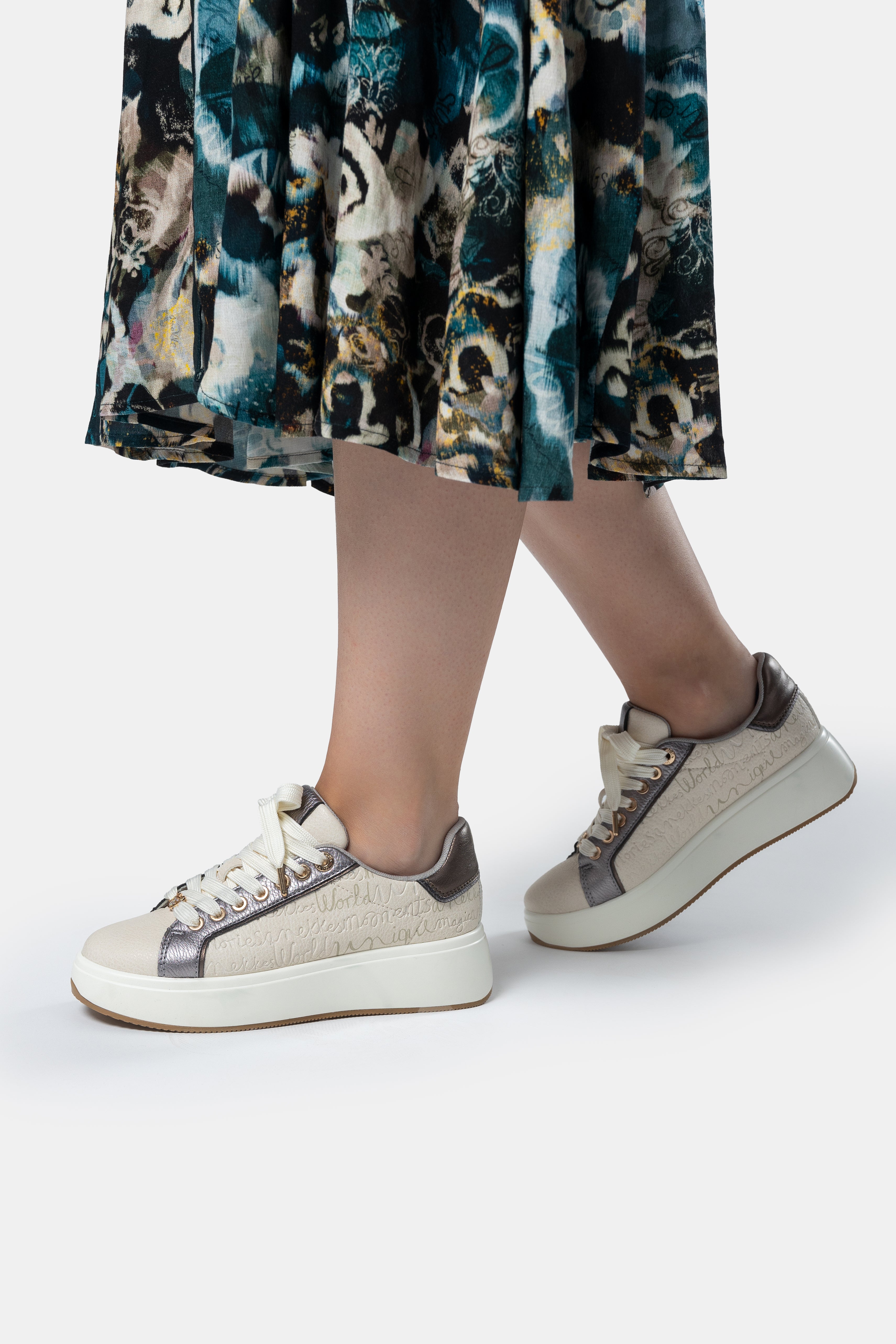 Sneakers weiß Studio