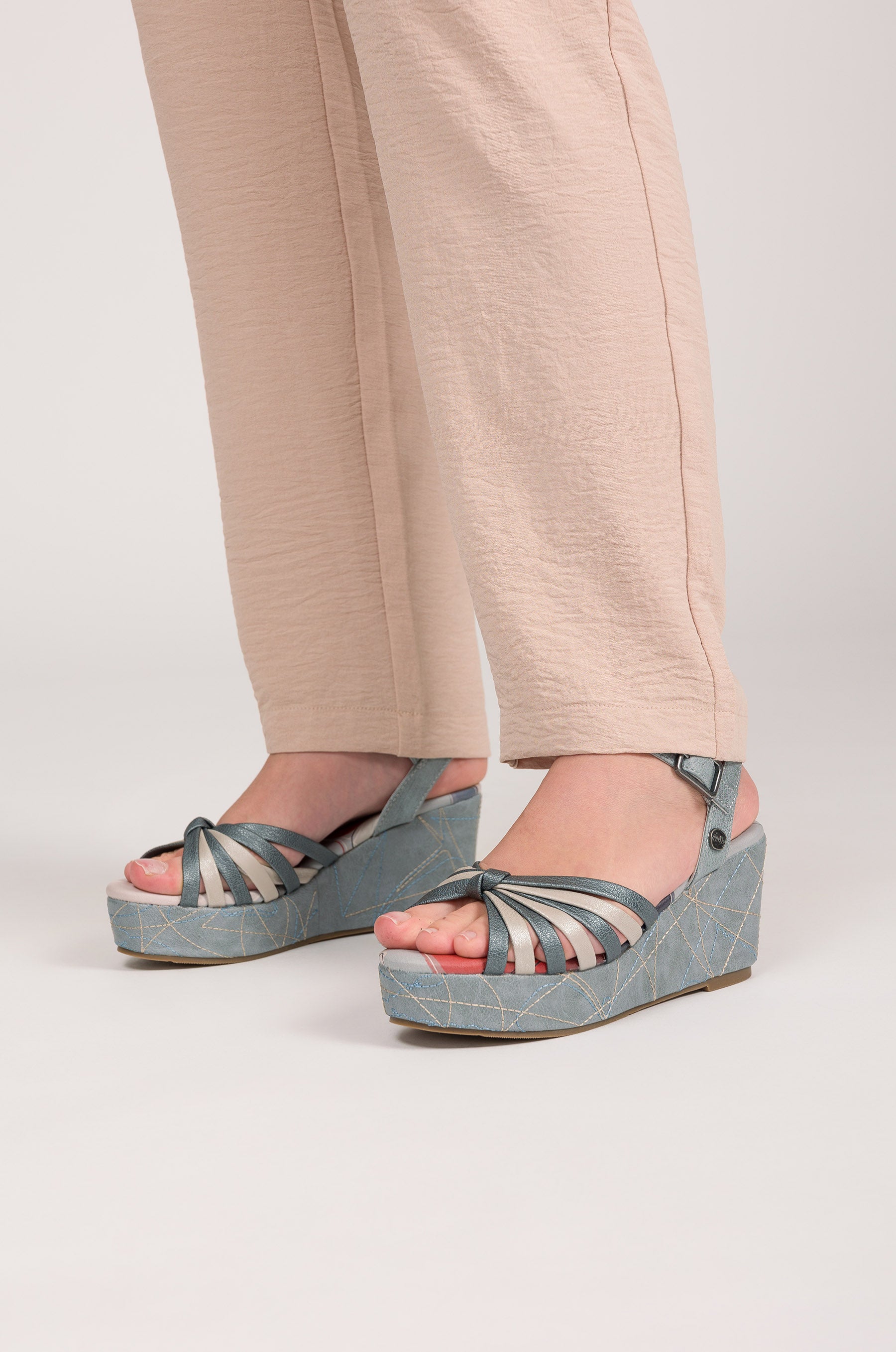 Blaue Auralis Kreuzsandalen