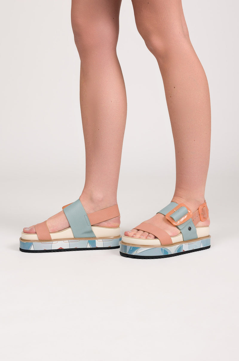 Blau-pinkorange Plateausandalen